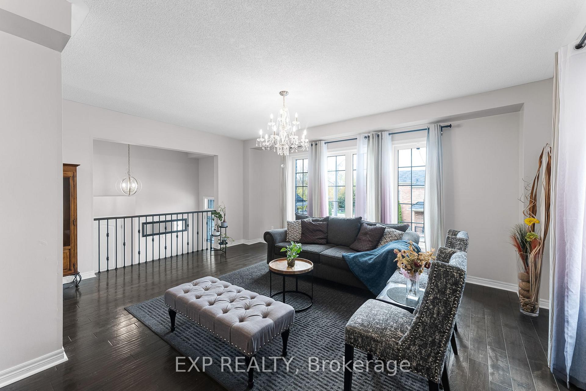 Photo 8 of 211 Ray Snow Boulevard, Newmarket, Woodland Hill — HOMEH
