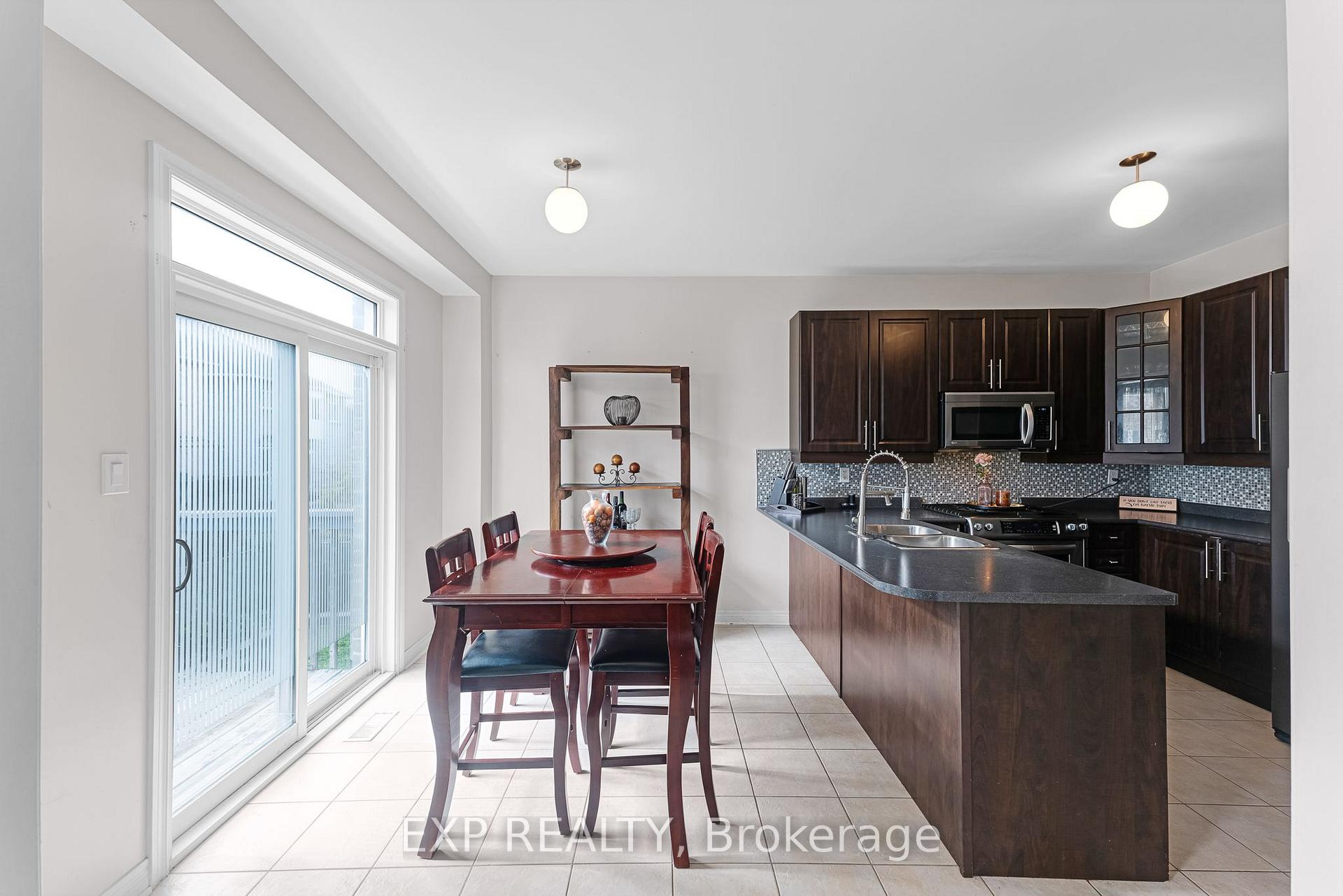 Photo 13 of 211 Ray Snow Boulevard, Newmarket, Woodland Hill — HOMEH