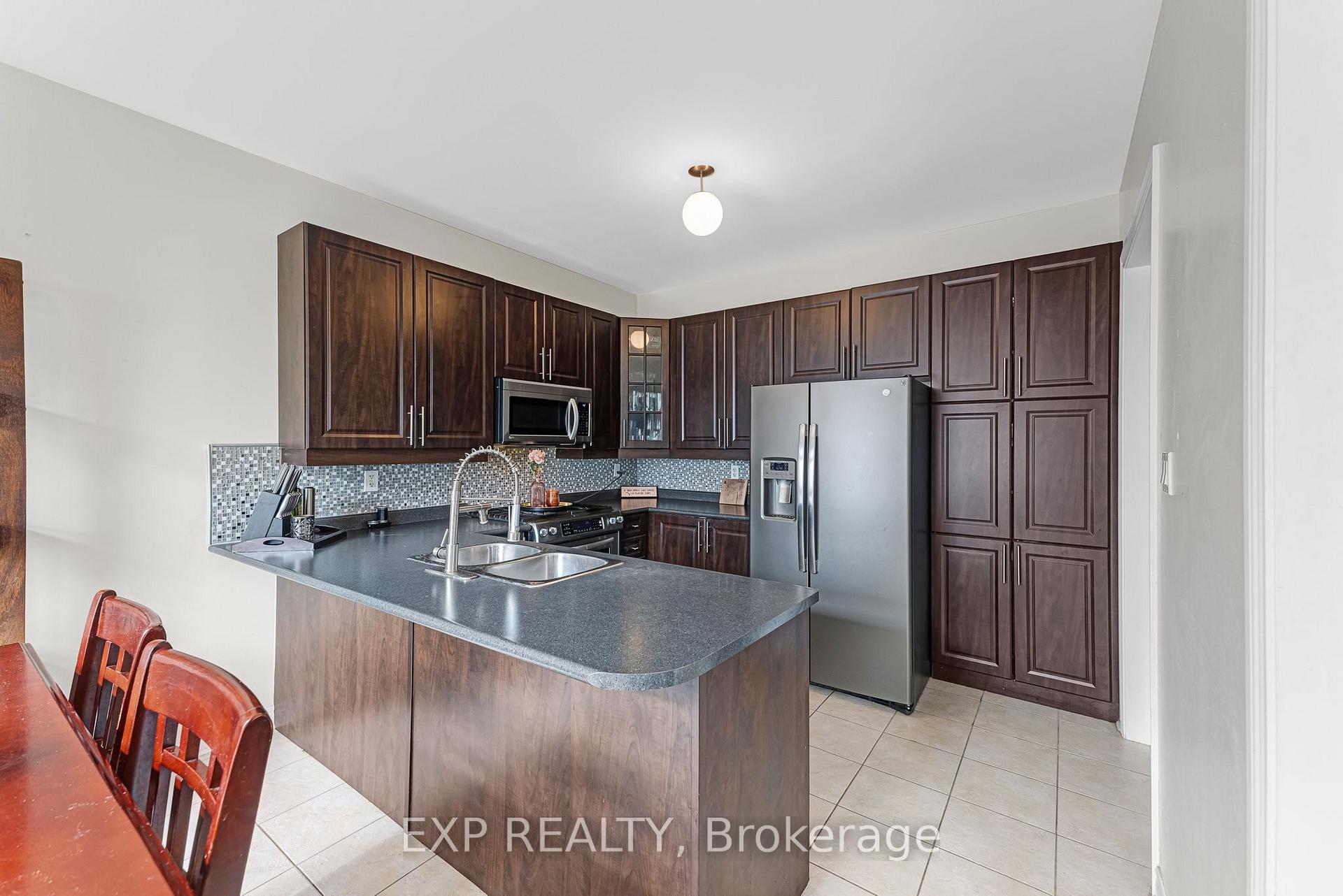 Photo 14 of 211 Ray Snow Boulevard, Newmarket, Woodland Hill — HOMEH