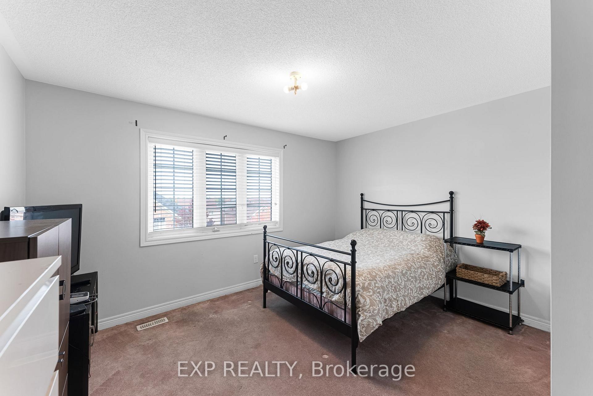 Photo 29 of 211 Ray Snow Boulevard, Newmarket, Woodland Hill — HOMEH