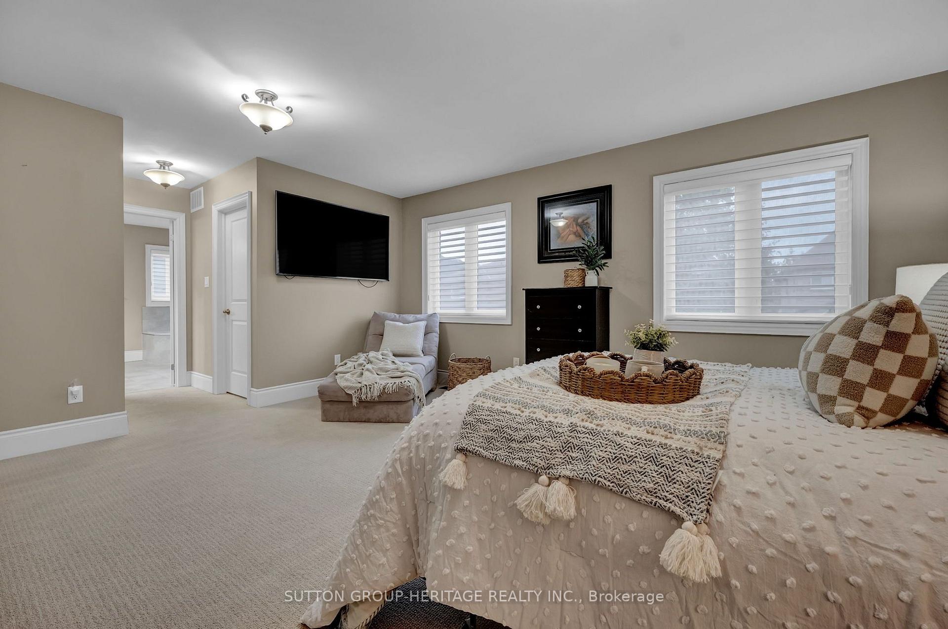 Photo 23 of 25 Charterhouse Drive, Whitby, Rolling Acres — HOMEH