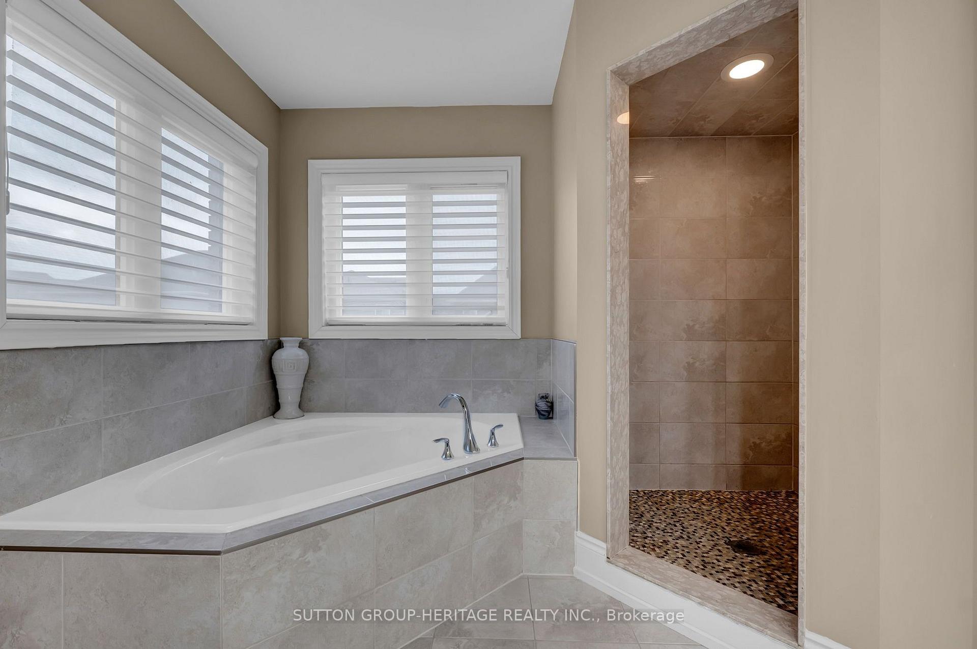 Photo 24 of 25 Charterhouse Drive, Whitby, Rolling Acres — HOMEH