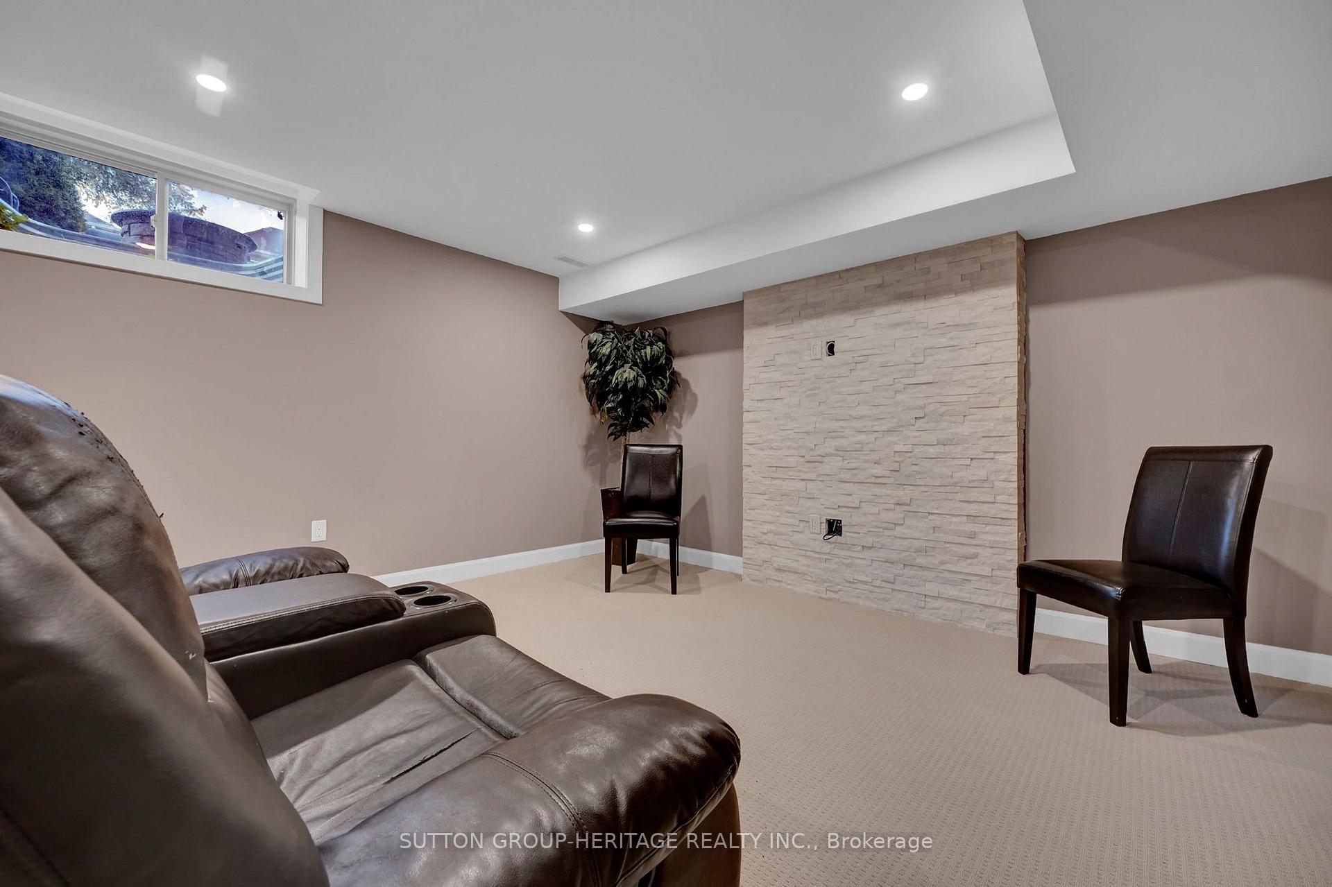 Photo 34 of 25 Charterhouse Drive, Whitby, Rolling Acres — HOMEH