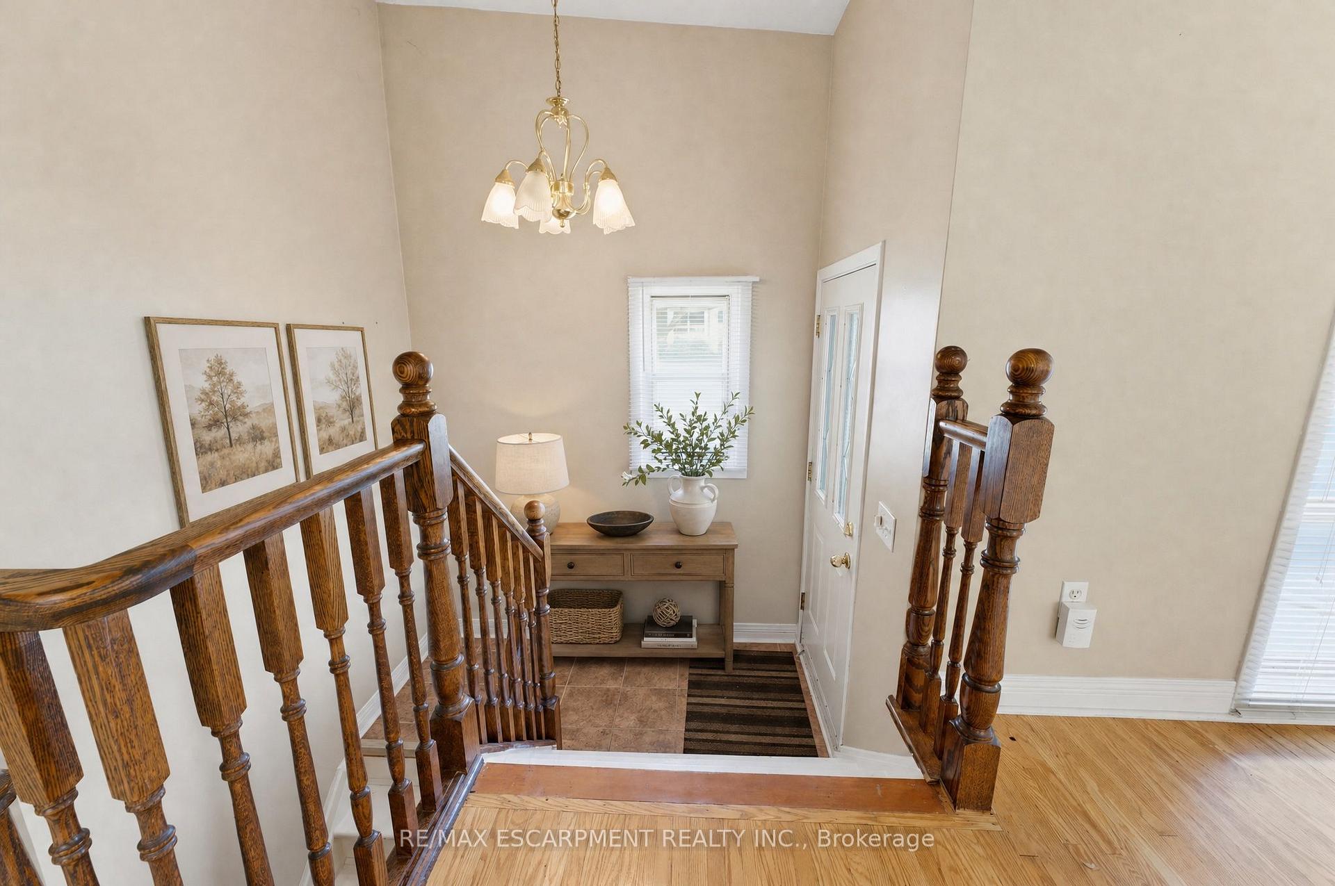 Photo 3 of 34 Fielding Crescent, Hamilton, Lawfield — HOMEH