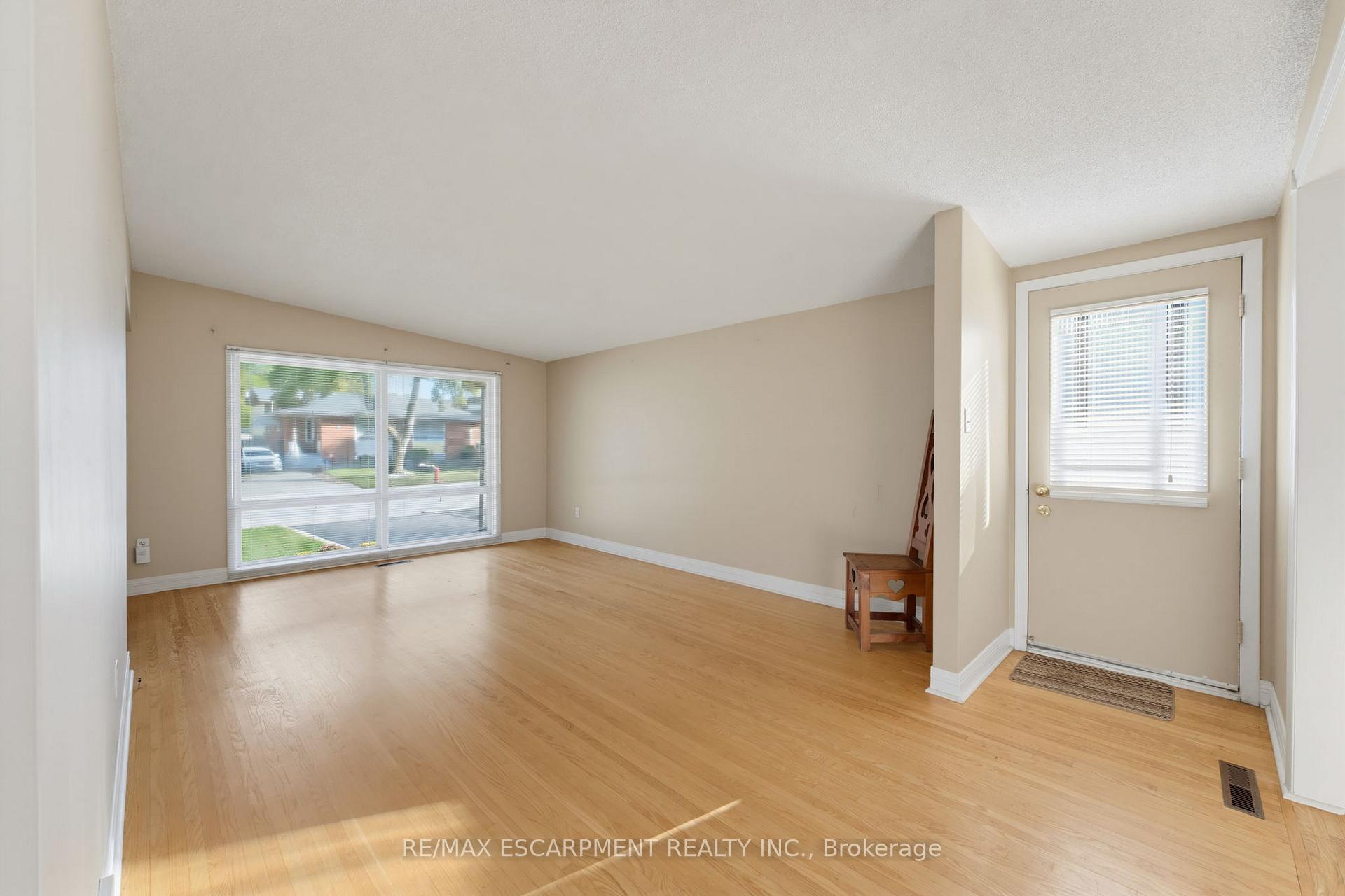 Photo 6 of 34 Fielding Crescent, Hamilton, Lawfield — HOMEH