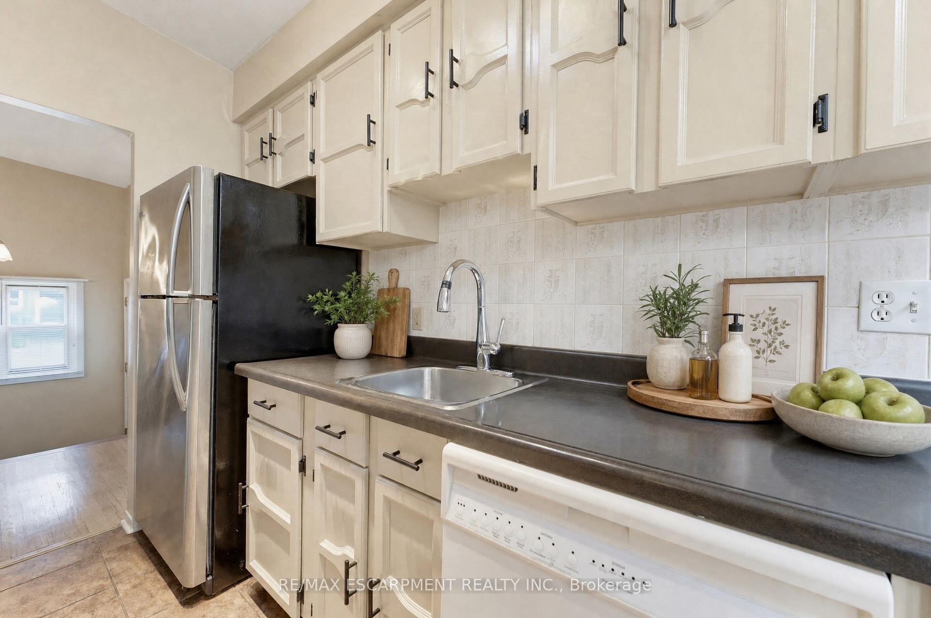 Photo 11 of 34 Fielding Crescent, Hamilton, Lawfield — HOMEH