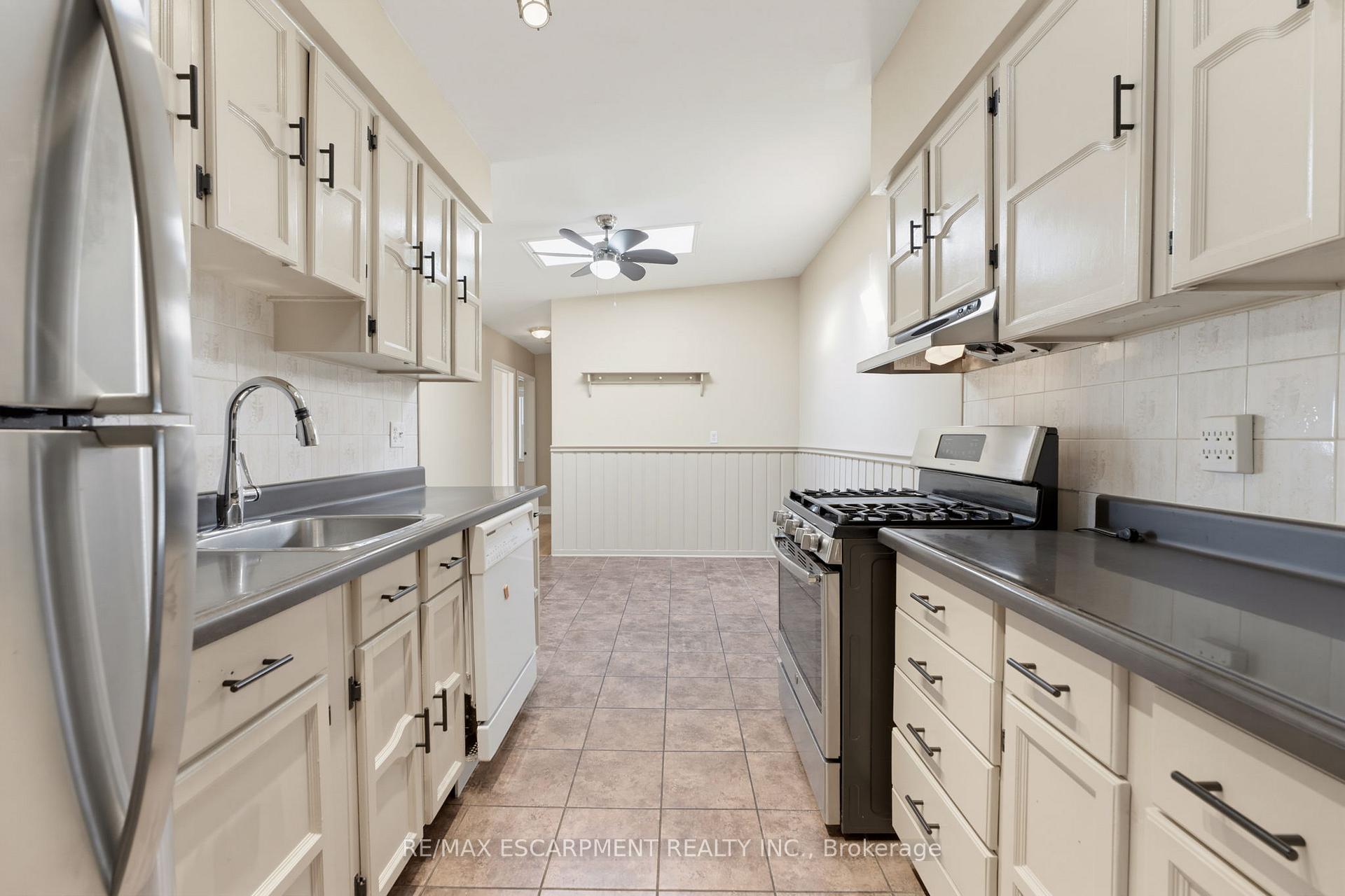 Photo 13 of 34 Fielding Crescent, Hamilton, Lawfield — HOMEH