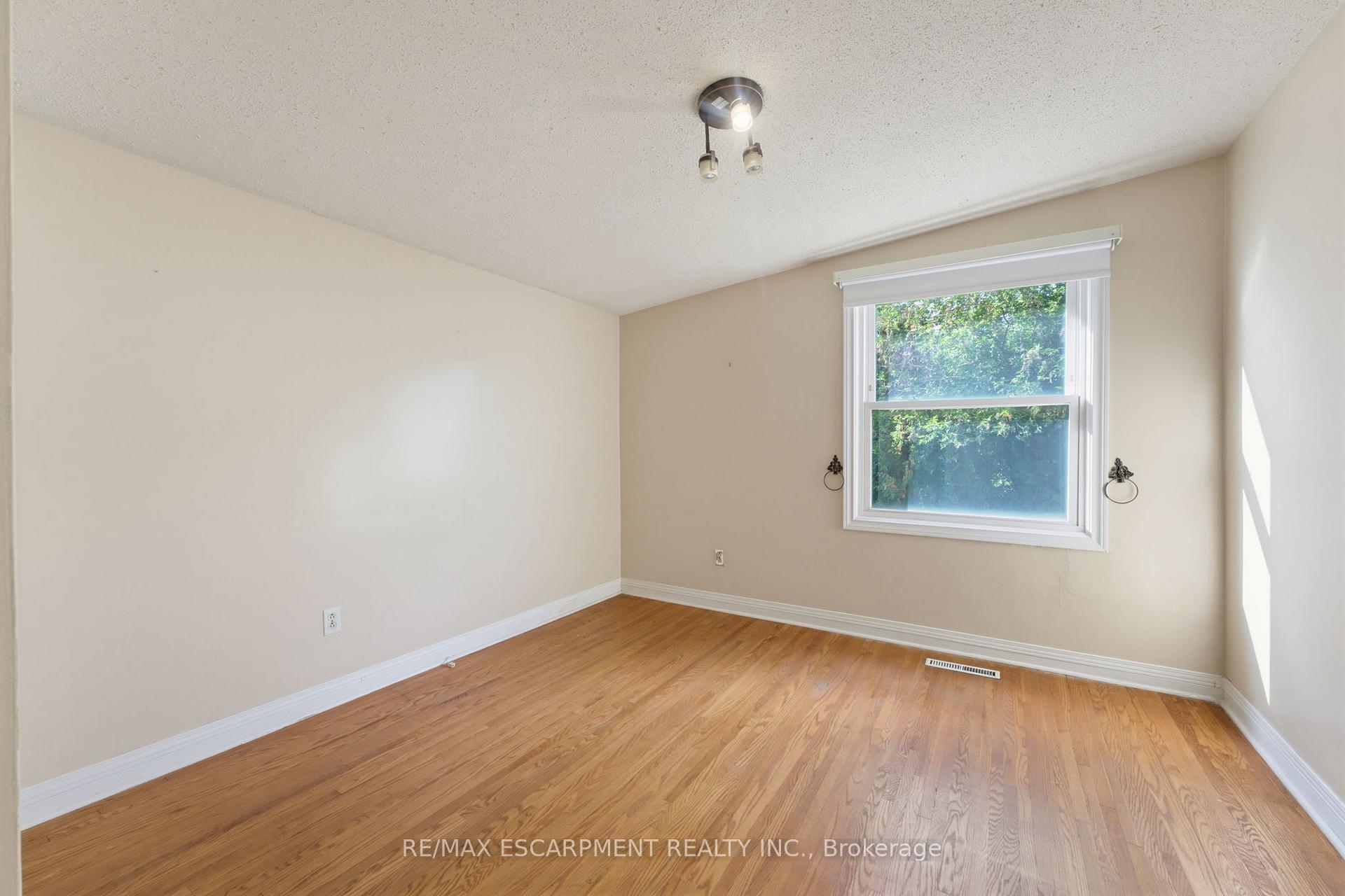 Photo 17 of 34 Fielding Crescent, Hamilton, Lawfield — HOMEH