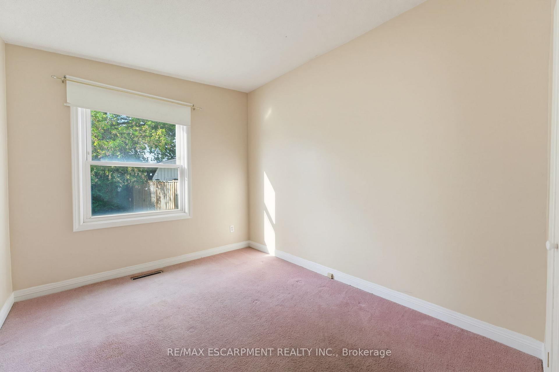 Photo 19 of 34 Fielding Crescent, Hamilton, Lawfield — HOMEH