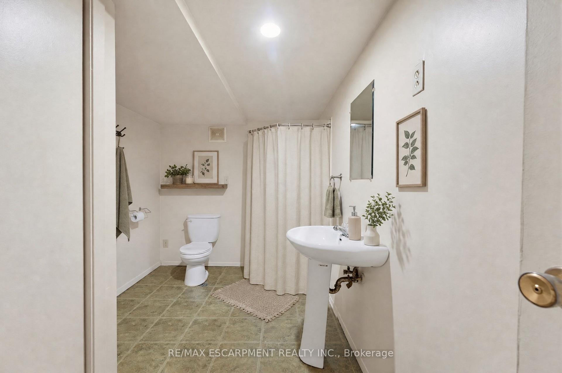 Photo 22 of 34 Fielding Crescent, Hamilton, Lawfield — HOMEH