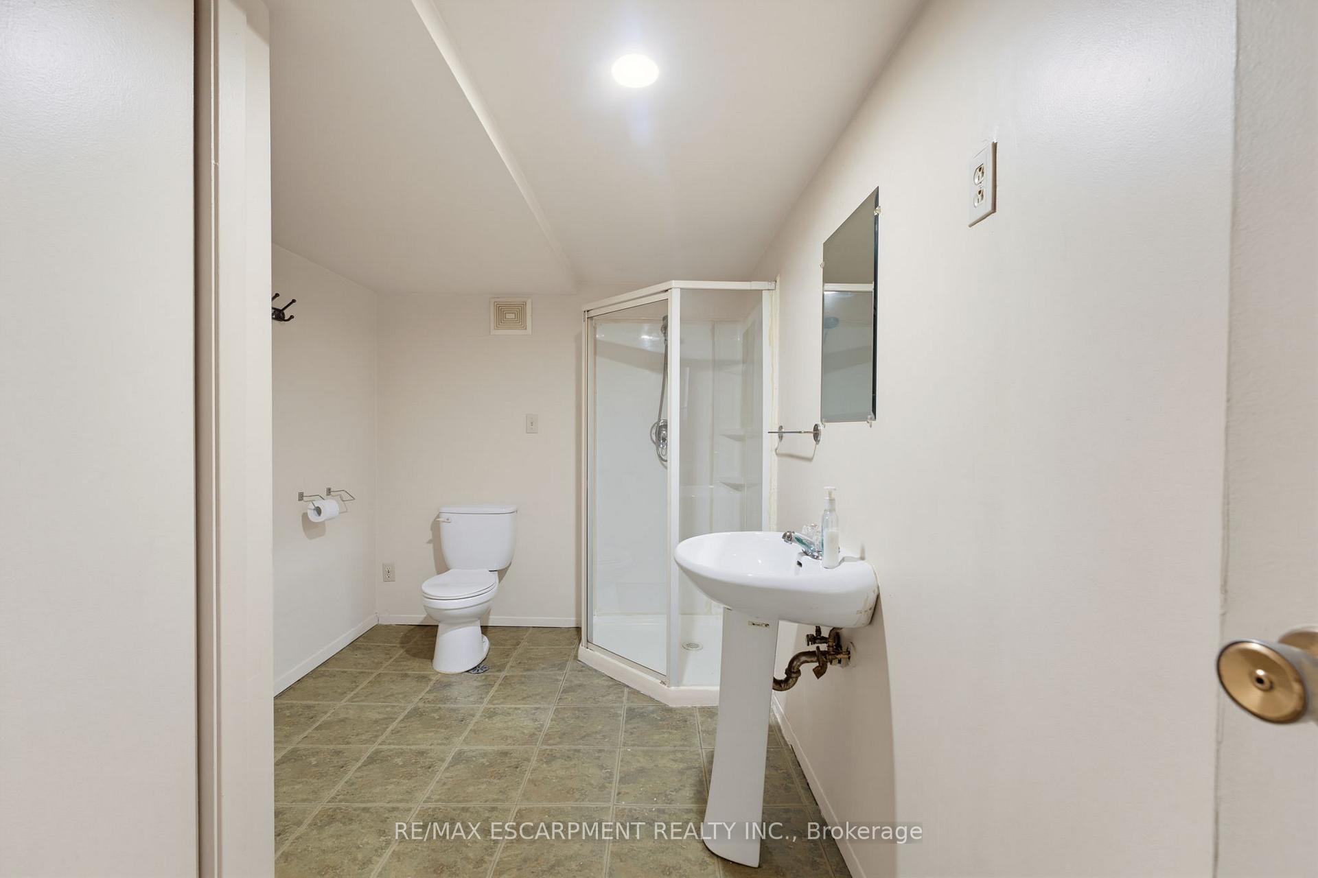 Photo 23 of 34 Fielding Crescent, Hamilton, Lawfield — HOMEH