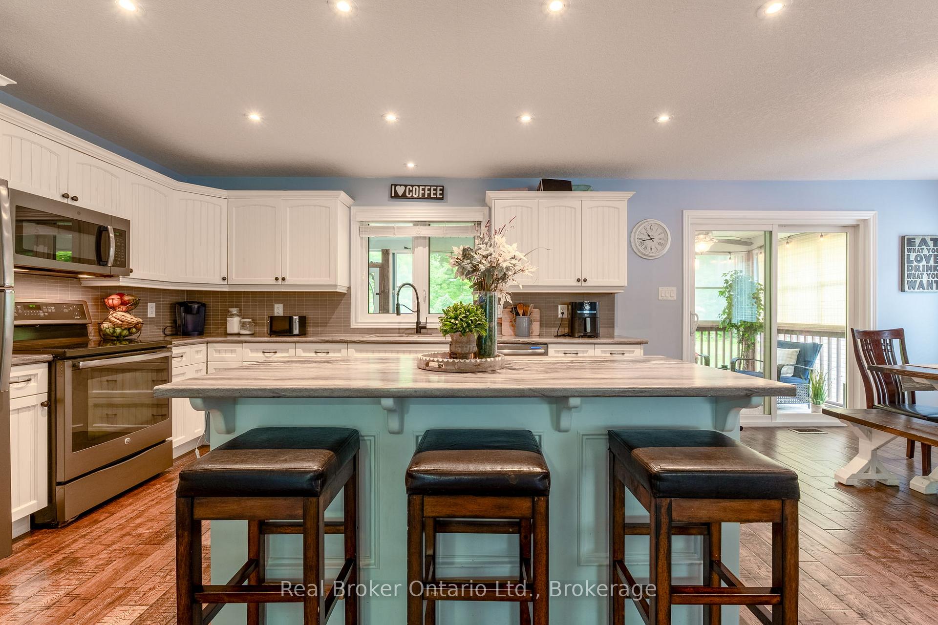 Photo 2 of 204 Golf Course Road, Wasaga Beach — HOMEH