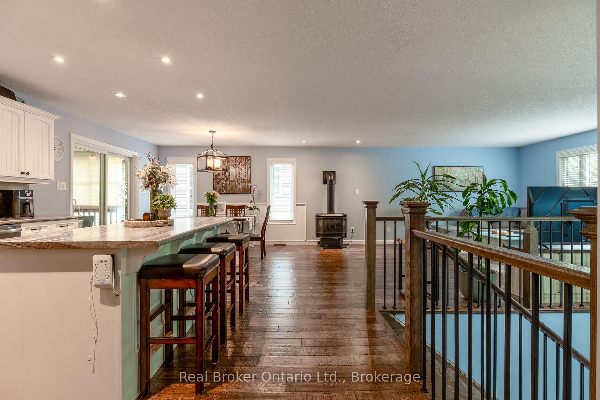 Photo 3 of 204 Golf Course Road, Wasaga Beach — HOMEH