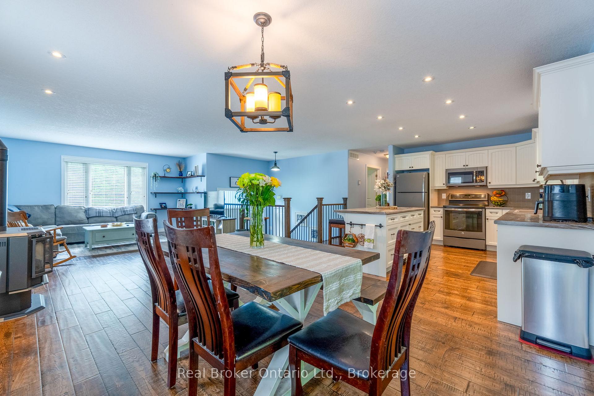 Photo 7 of 204 Golf Course Road, Wasaga Beach — HOMEH