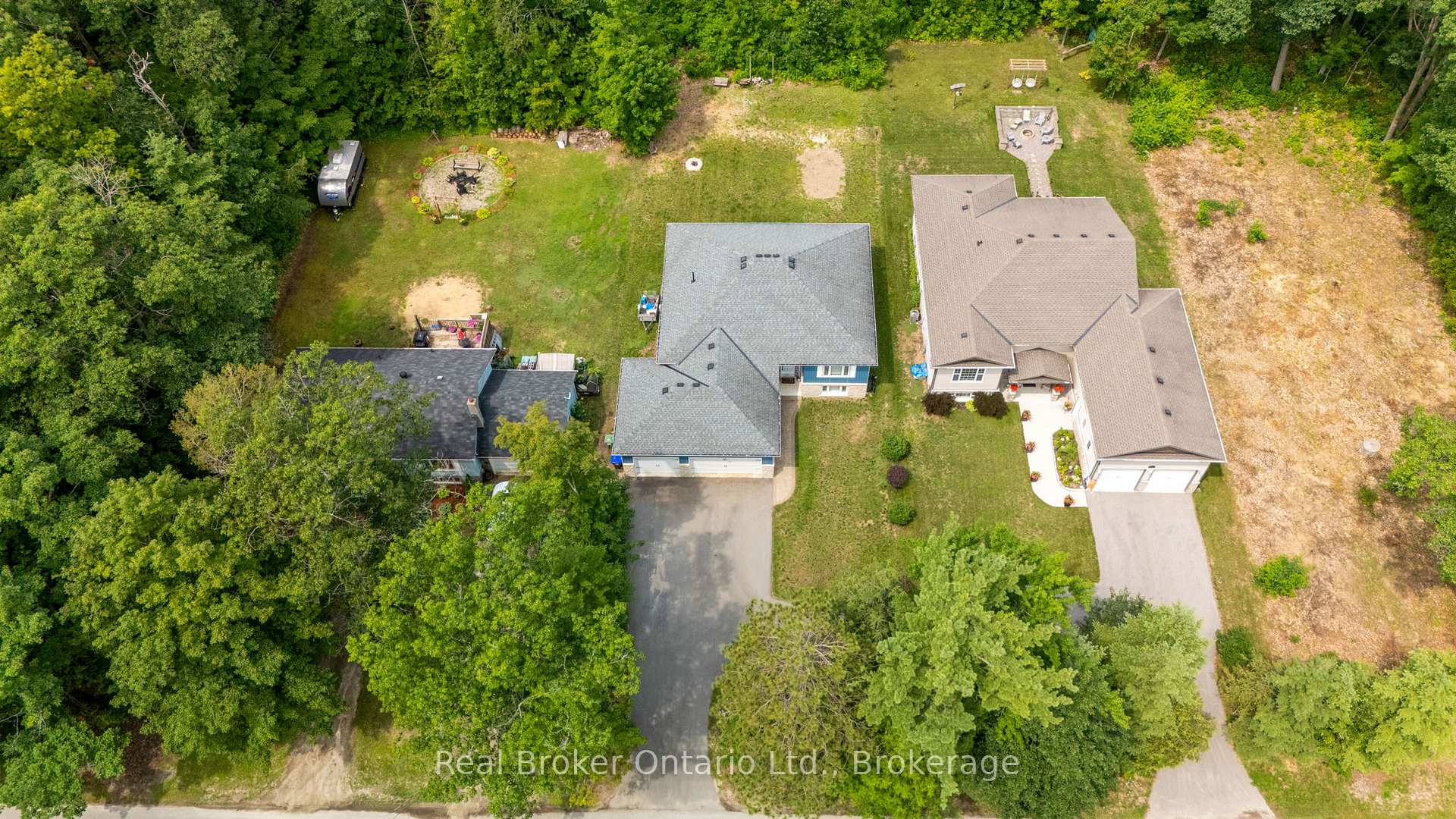 Photo 30 of 204 Golf Course Road, Wasaga Beach — HOMEH