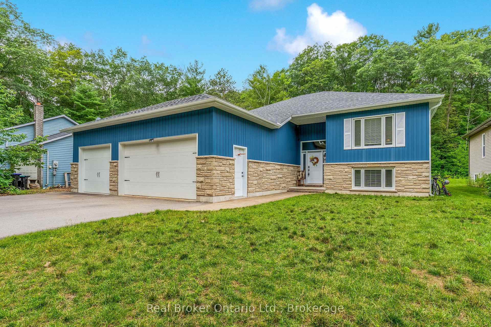 Photo 32 of 204 Golf Course Road, Wasaga Beach — HOMEH