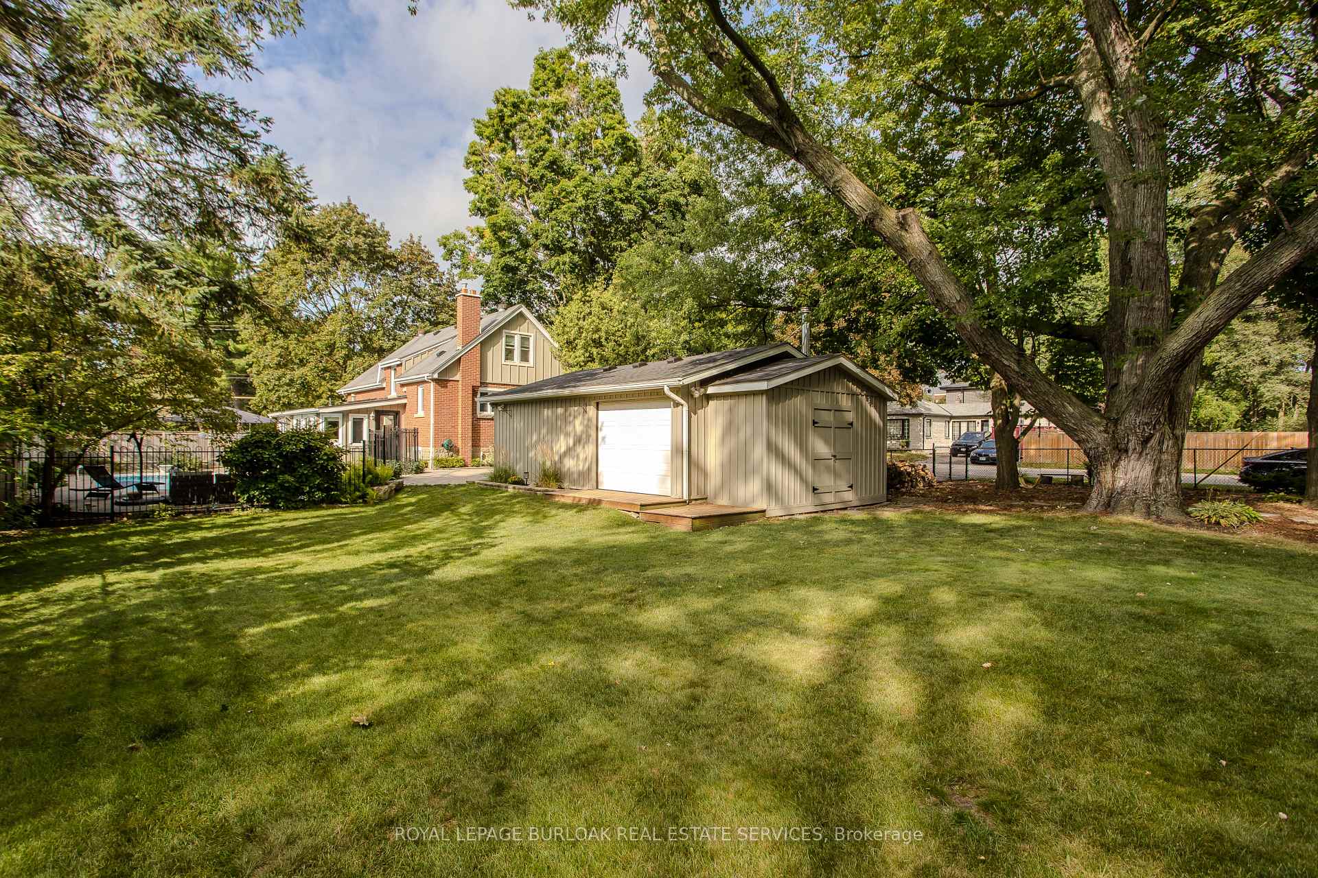 Photo 6 of 911 Lasalle Park Road, Burlington, LaSalle — HOMEH
