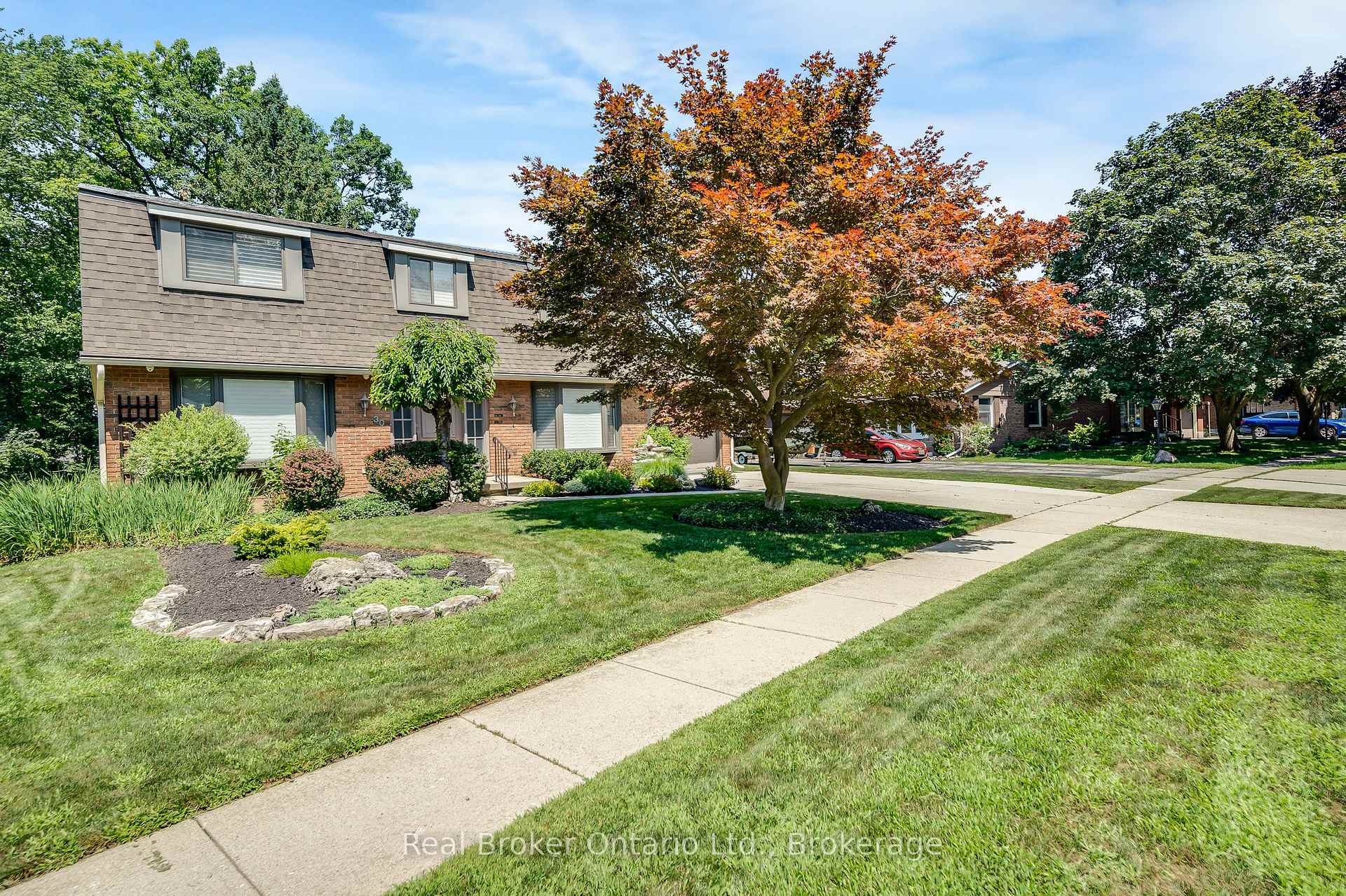 Photo 3 of 30 Westwood Crescent, Cambridge, Southwood - Kinbridge — HOMEH