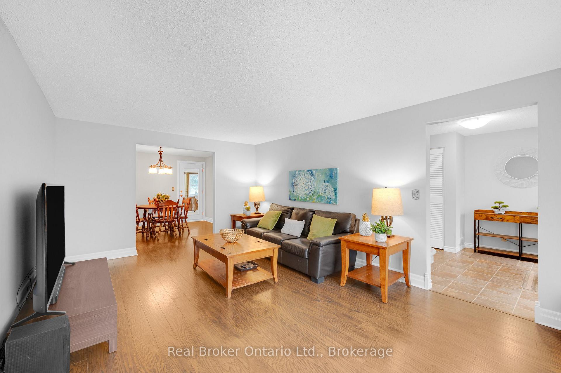 Photo 8 of 30 Westwood Crescent, Cambridge, Southwood - Kinbridge — HOMEH