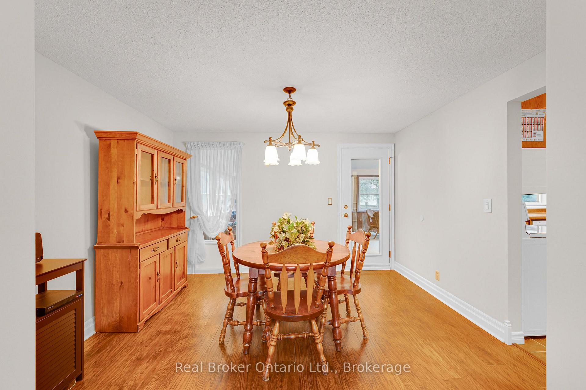 Photo 10 of 30 Westwood Crescent, Cambridge, Southwood - Kinbridge — HOMEH
