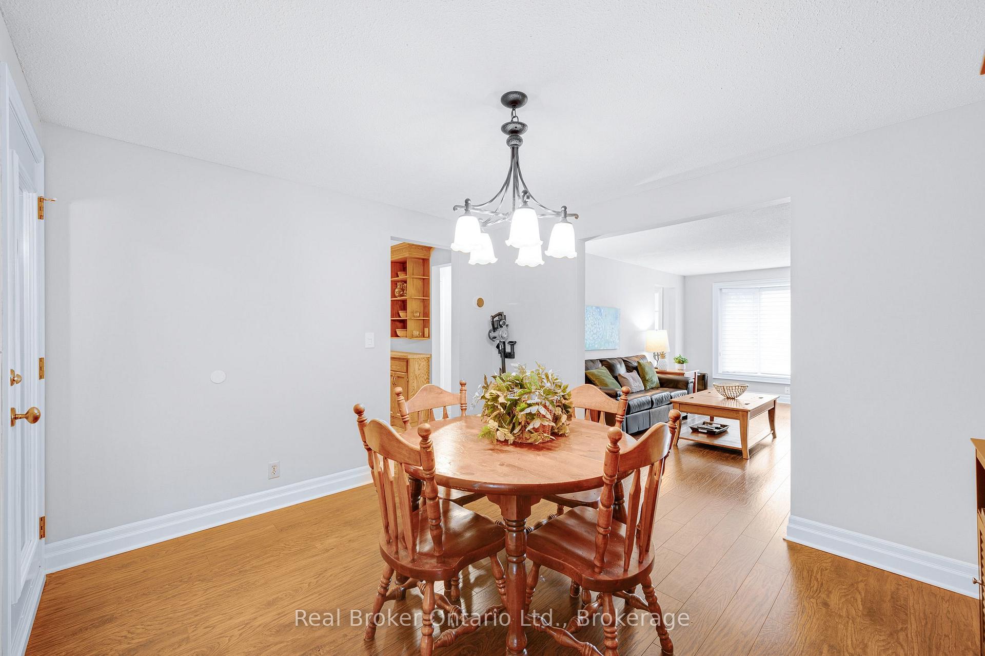 Photo 11 of 30 Westwood Crescent, Cambridge, Southwood - Kinbridge — HOMEH