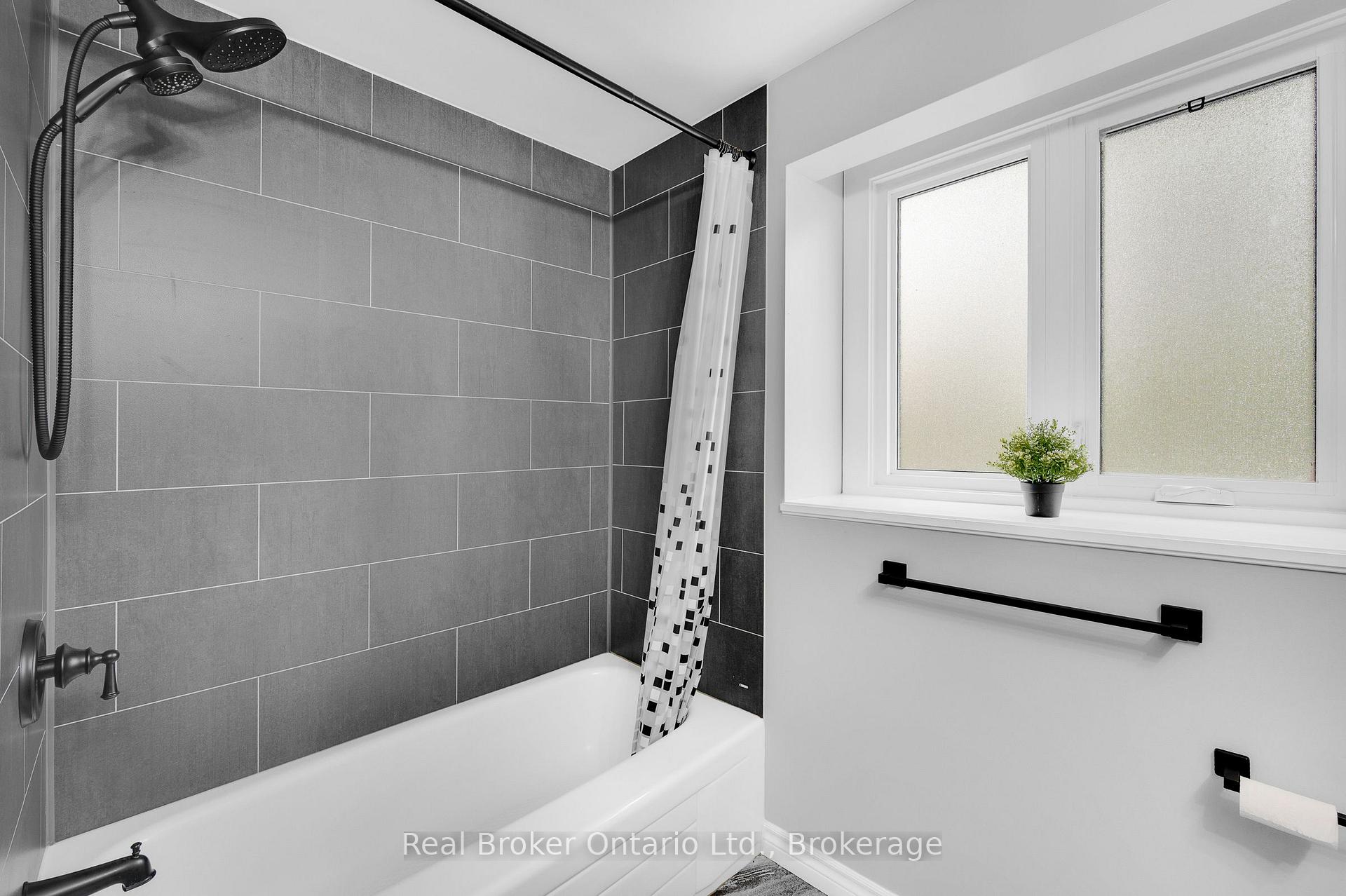Photo 24 of 30 Westwood Crescent, Cambridge, Southwood - Kinbridge — HOMEH