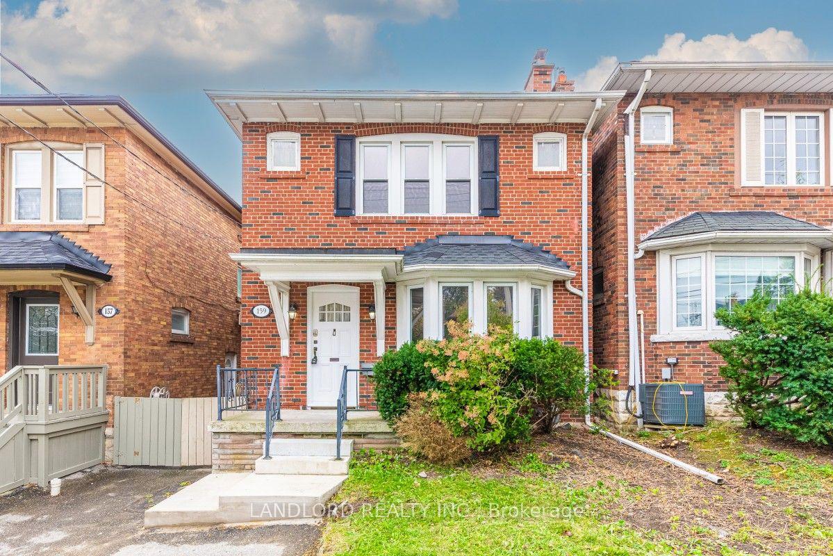 Photo of 159 Lawrence Avenue W