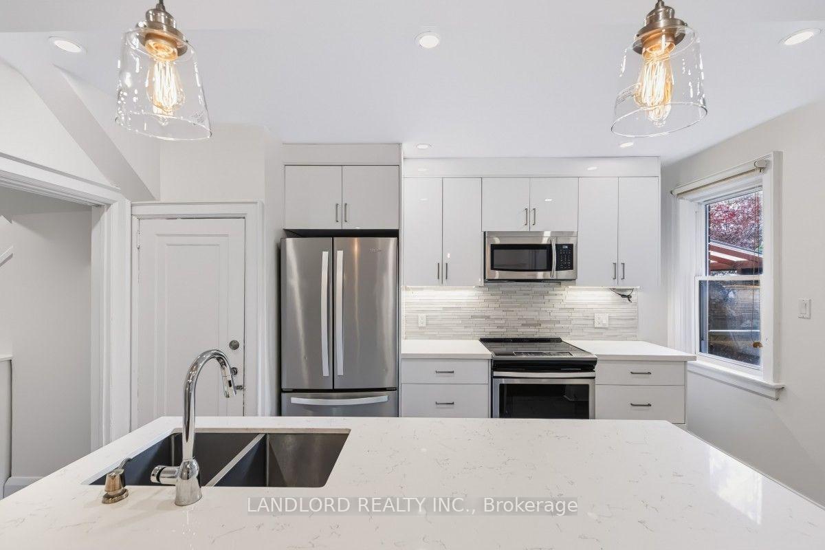 Photo 11 of 159 Lawrence Avenue W, Toronto, Lawrence Park South — HOMEH
