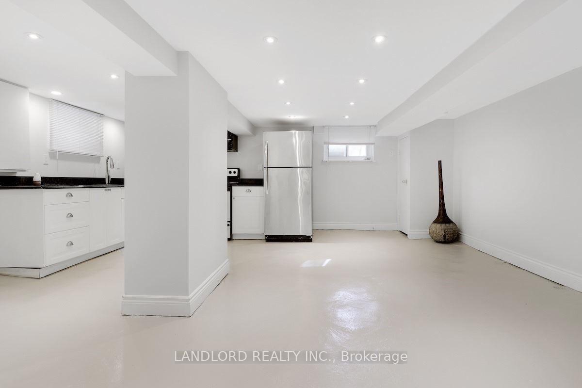 Photo 34 of 159 Lawrence Avenue W, Toronto, Lawrence Park South — HOMEH