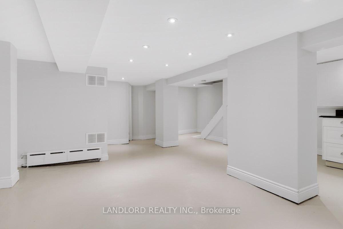 Photo 36 of 159 Lawrence Avenue W, Toronto, Lawrence Park South — HOMEH