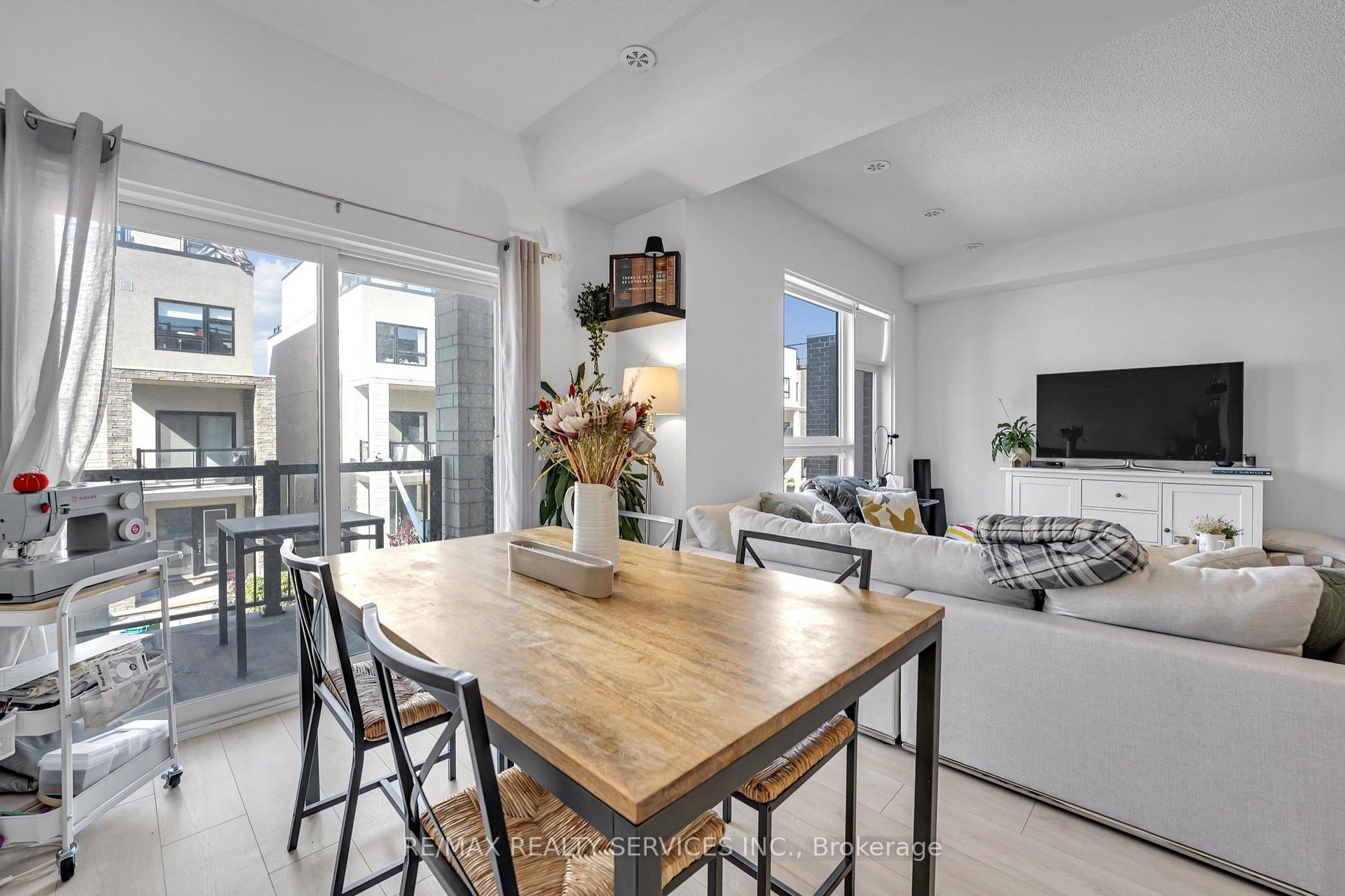 Photo 10 of Unit 35, 1121 Cooke Boulevard, Burlington, LaSalle — HOMEH