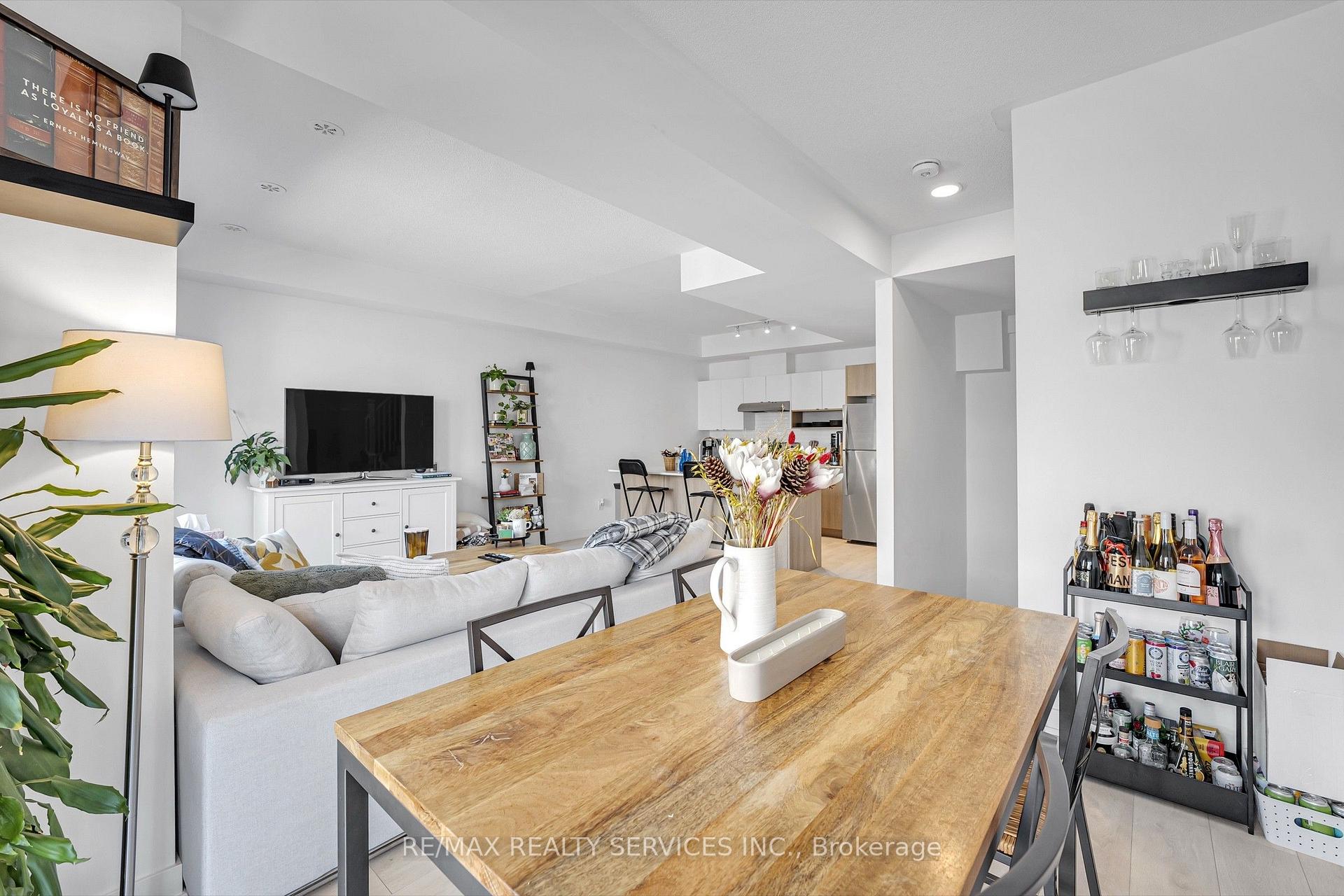 Photo 11 of Unit 35, 1121 Cooke Boulevard, Burlington, LaSalle — HOMEH
