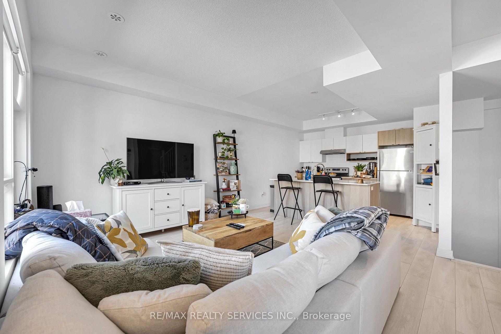 Photo 13 of Unit 35, 1121 Cooke Boulevard, Burlington, LaSalle — HOMEH