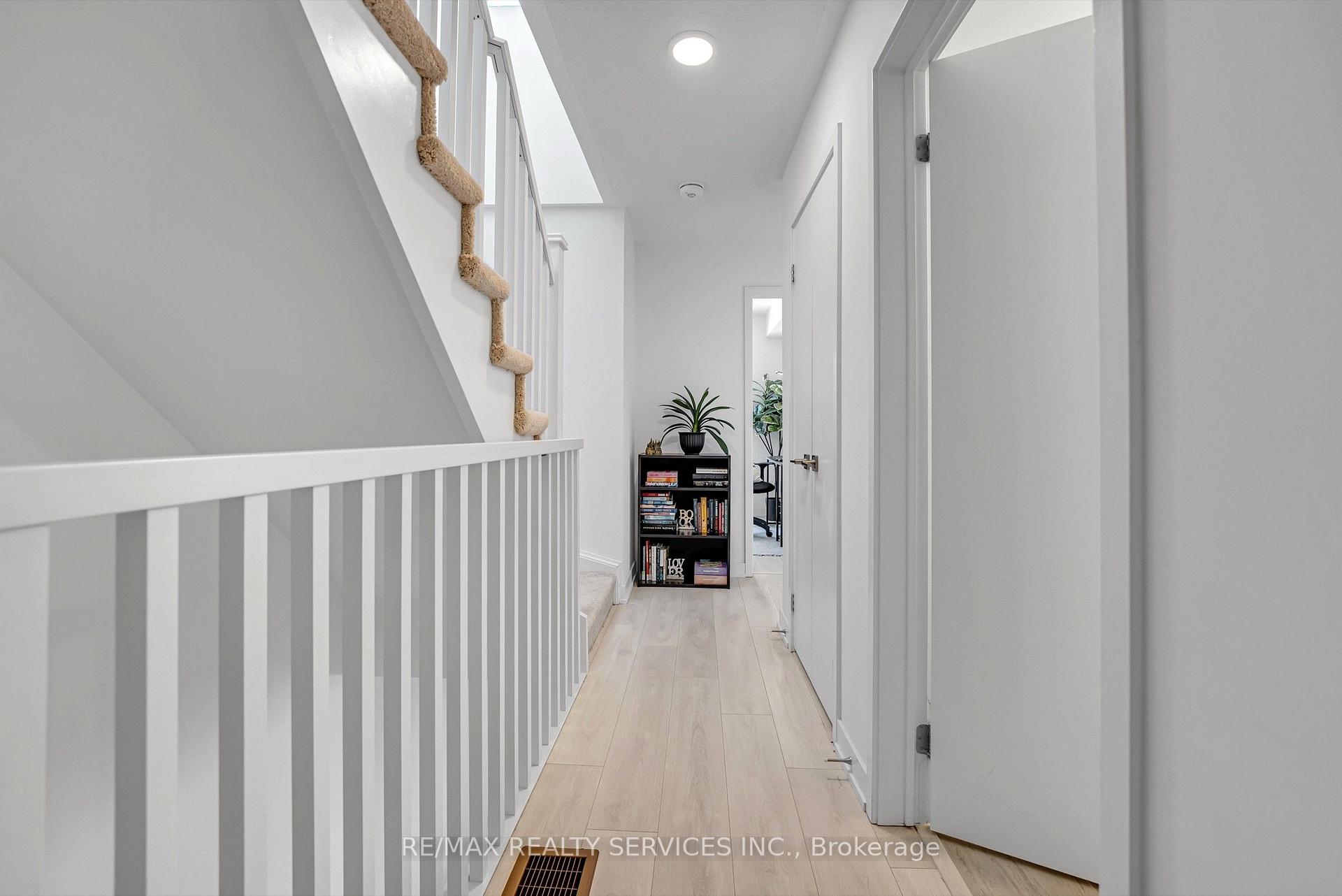 Photo 19 of Unit 35, 1121 Cooke Boulevard, Burlington, LaSalle — HOMEH