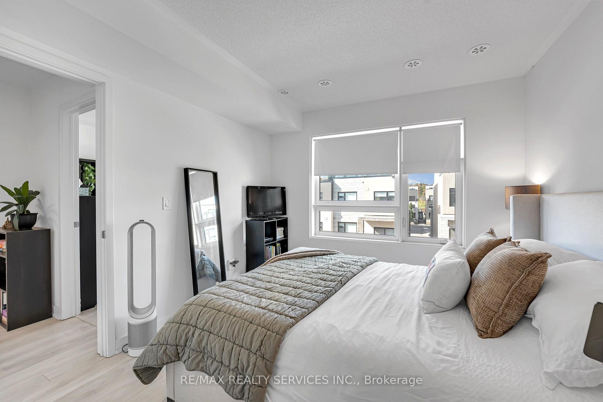 Photo 24 of Unit 35, 1121 Cooke Boulevard, Burlington, LaSalle — HOMEH