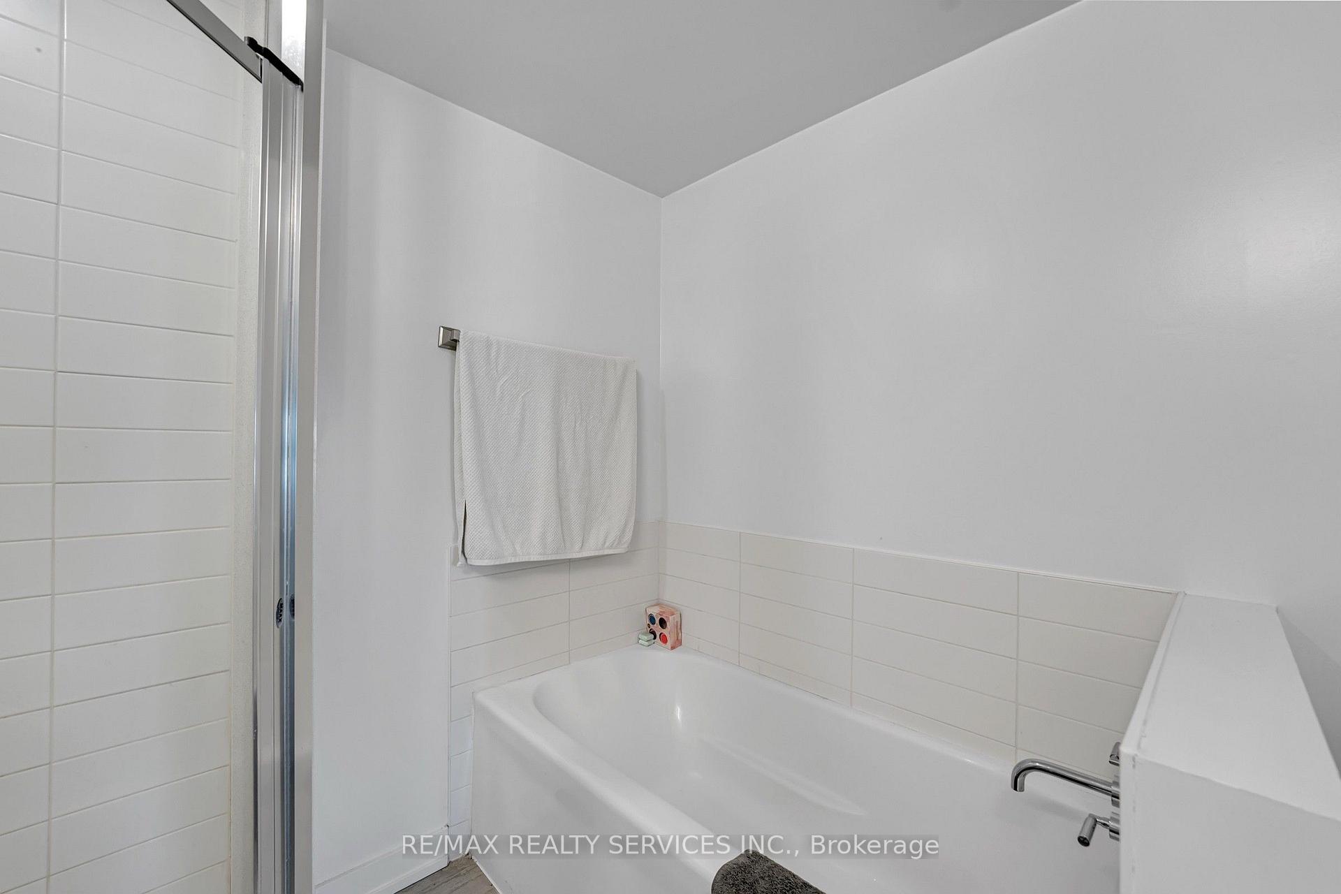 Photo 28 of Unit 35, 1121 Cooke Boulevard, Burlington, LaSalle — HOMEH