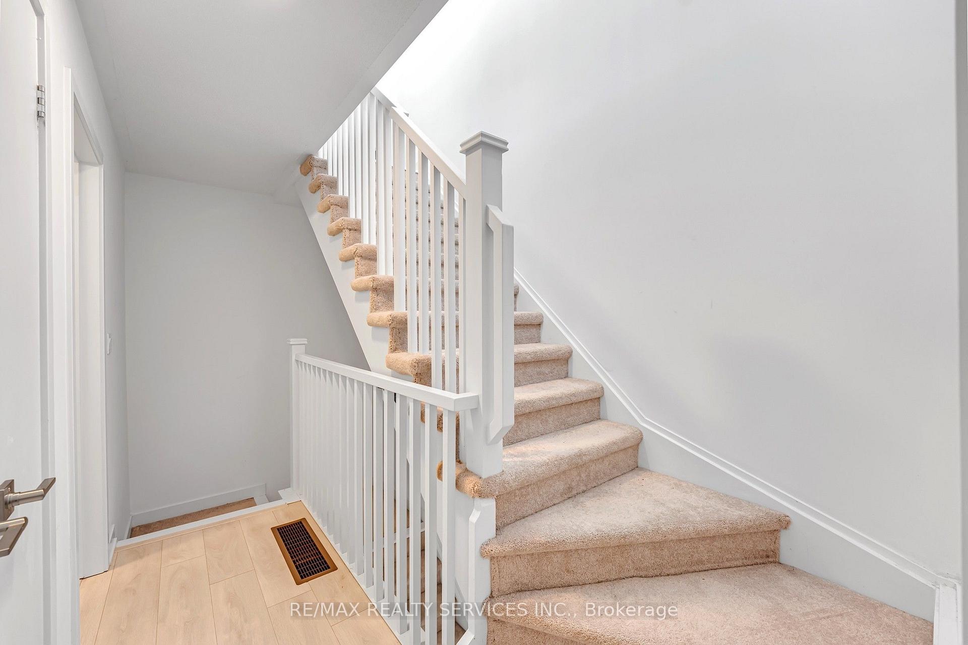 Photo 32 of Unit 35, 1121 Cooke Boulevard, Burlington, LaSalle — HOMEH