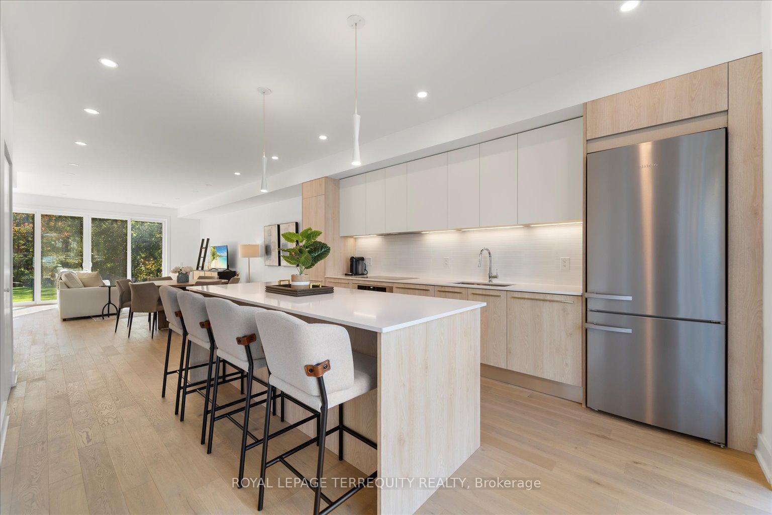 Photo 2 of 37 Rockmount Crescent, Gravenhurst, Muskoka (S) — HOMEH