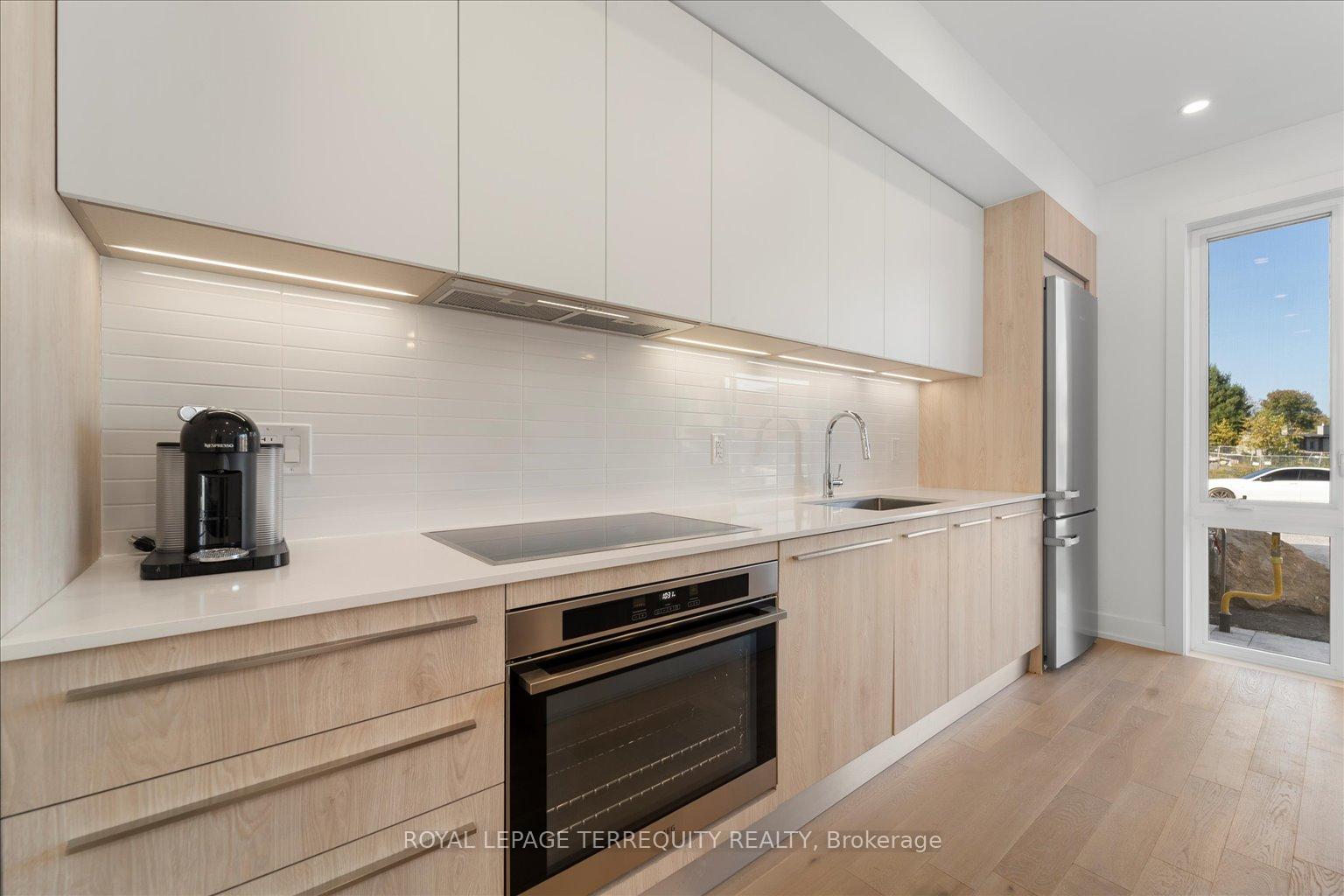 Photo 4 of 37 Rockmount Crescent, Gravenhurst, Muskoka (S) — HOMEH