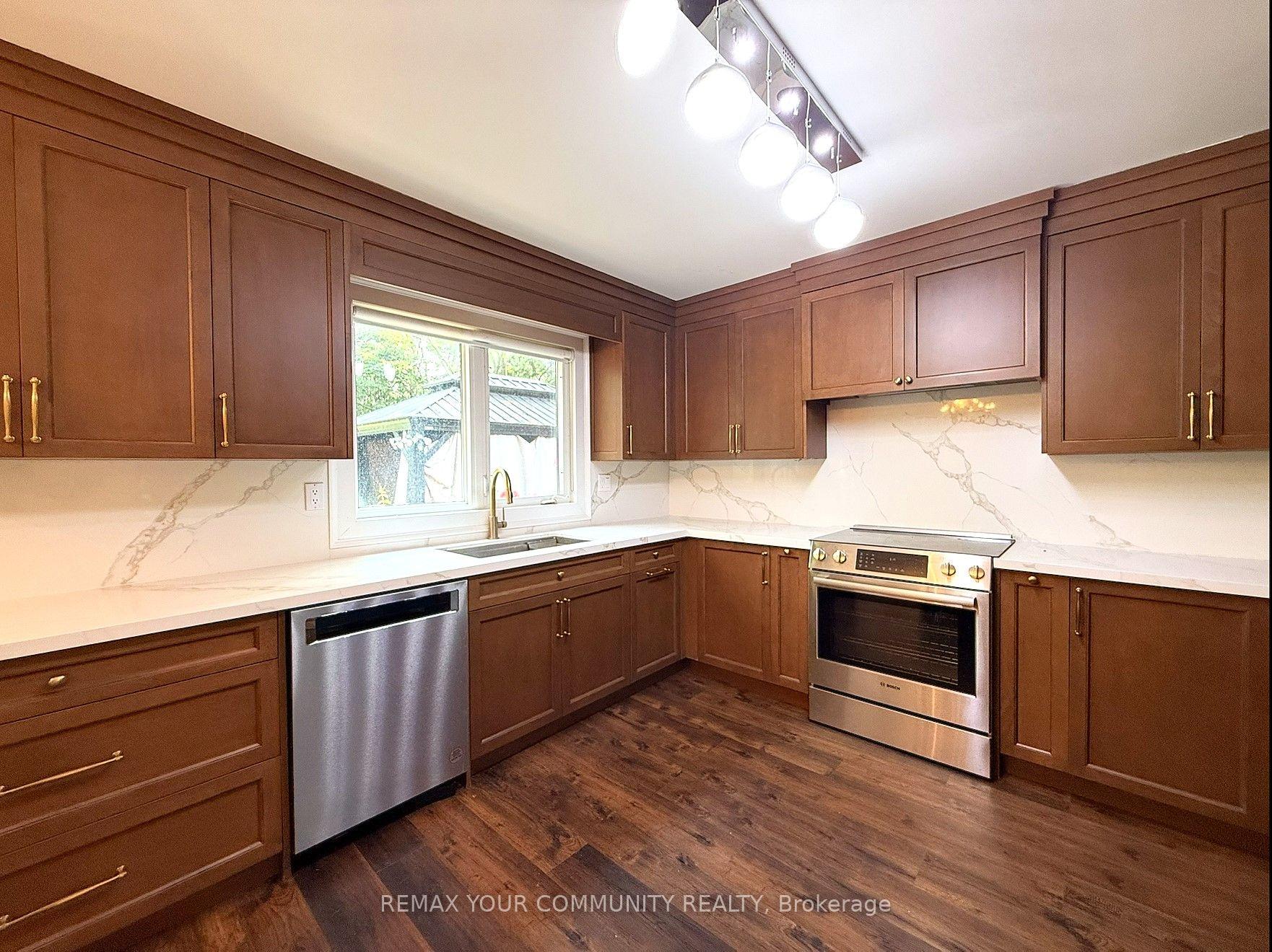 Photo 4 of 7 Crescentview Road, Richmond Hill, Bayview Hill — HOMEH