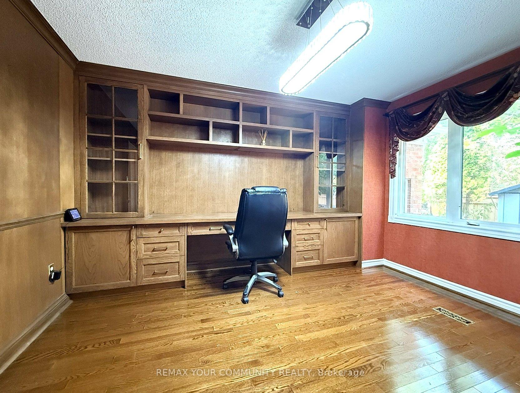Photo 8 of 7 Crescentview Road, Richmond Hill, Bayview Hill — HOMEH