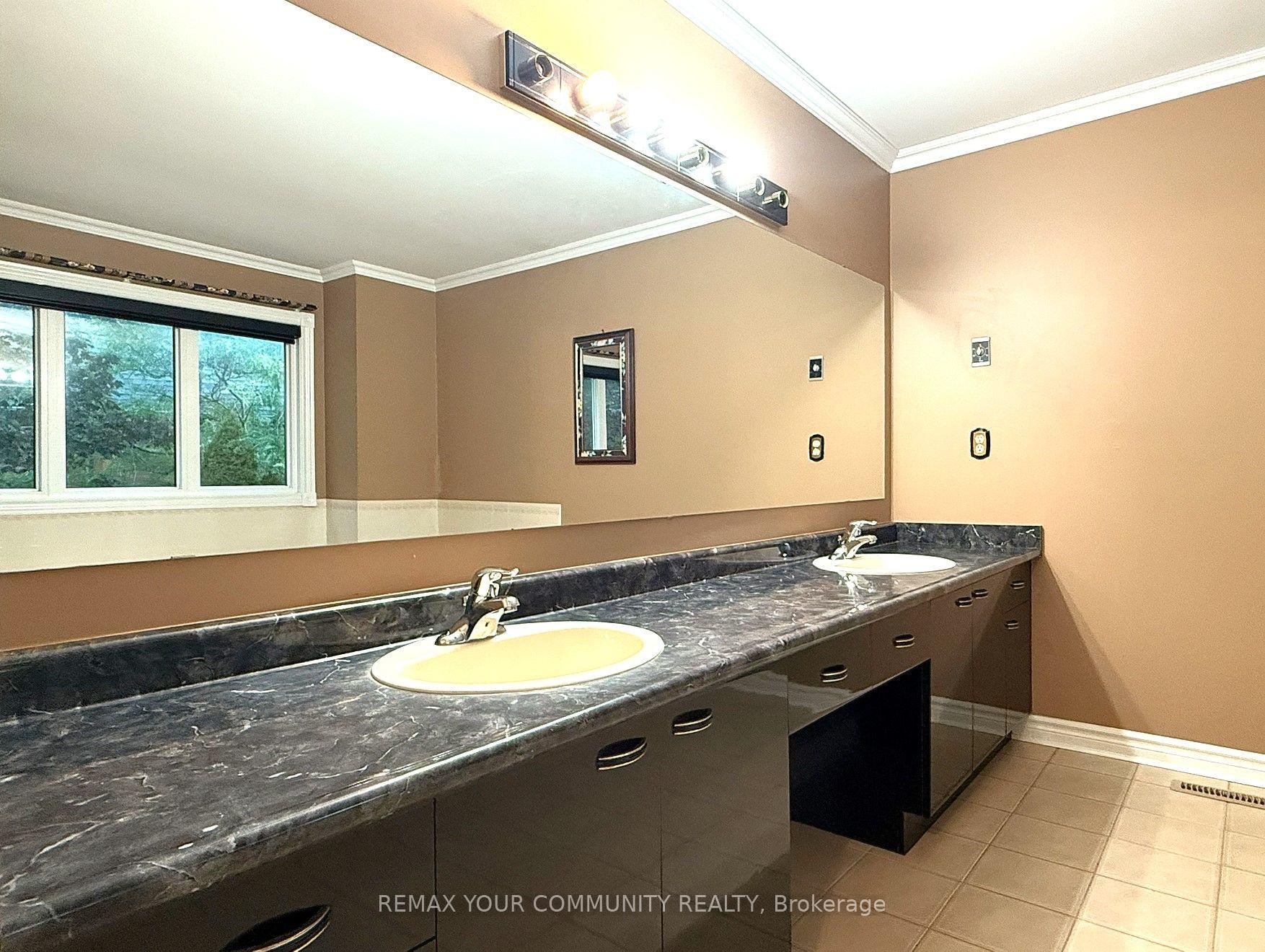 Photo 11 of 7 Crescentview Road, Richmond Hill, Bayview Hill — HOMEH