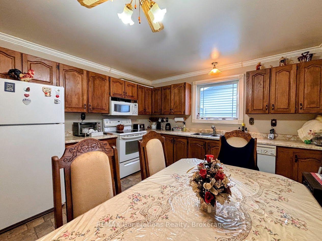 Photo 4 of 22 Moose Drive, Manitouwadge, TB-73 — HOMEH
