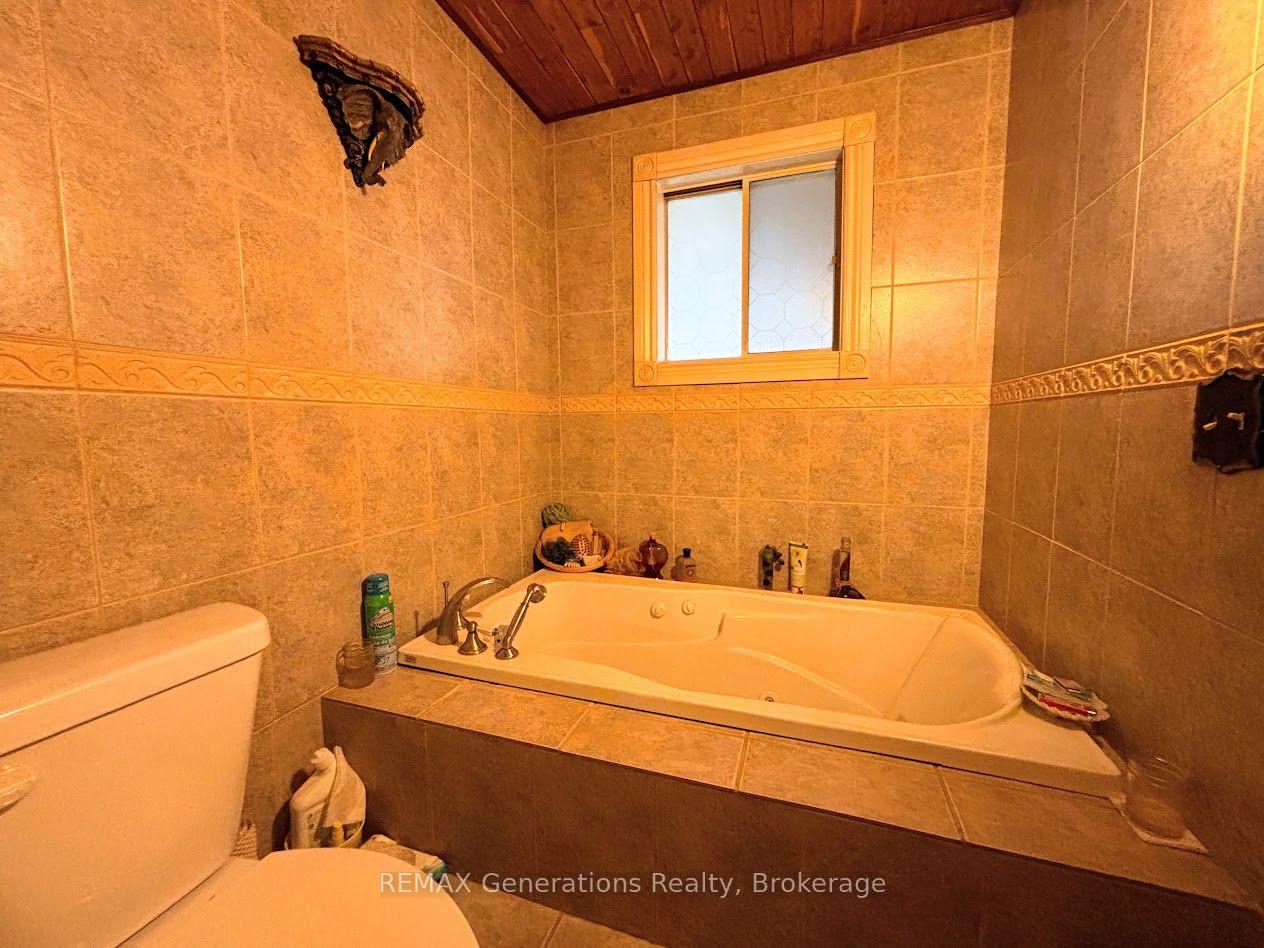 Photo 11 of 22 Moose Drive, Manitouwadge, TB-73 — HOMEH
