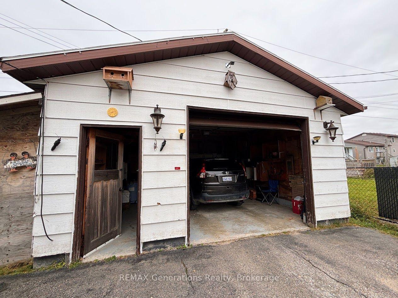 Photo 23 of 22 Moose Drive, Manitouwadge, TB-73 — HOMEH