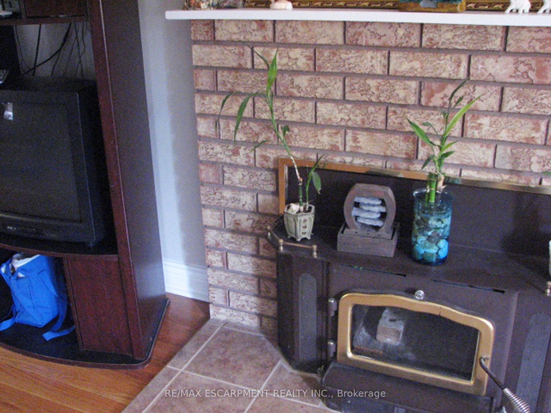 Photo 5 of 115 King Street E, Hamilton, Stoney Creek — HOMEH