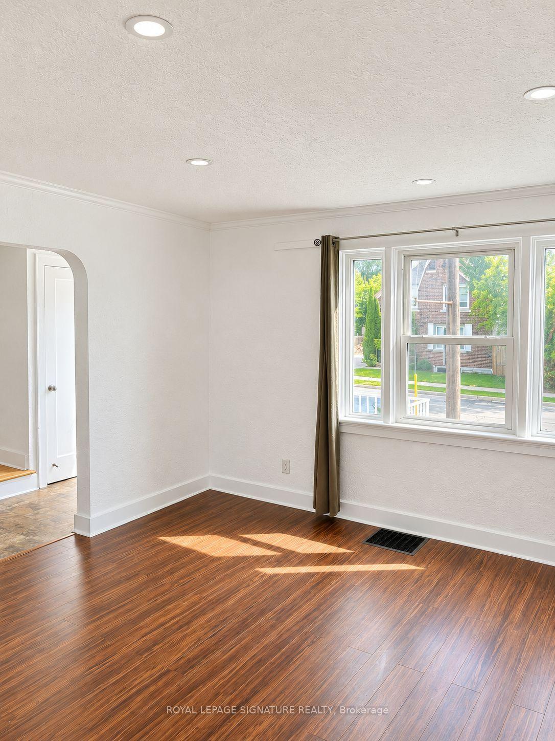 Photo 17 of Unit Upper, 132 Bridgeport Road E, Waterloo — HOMEH