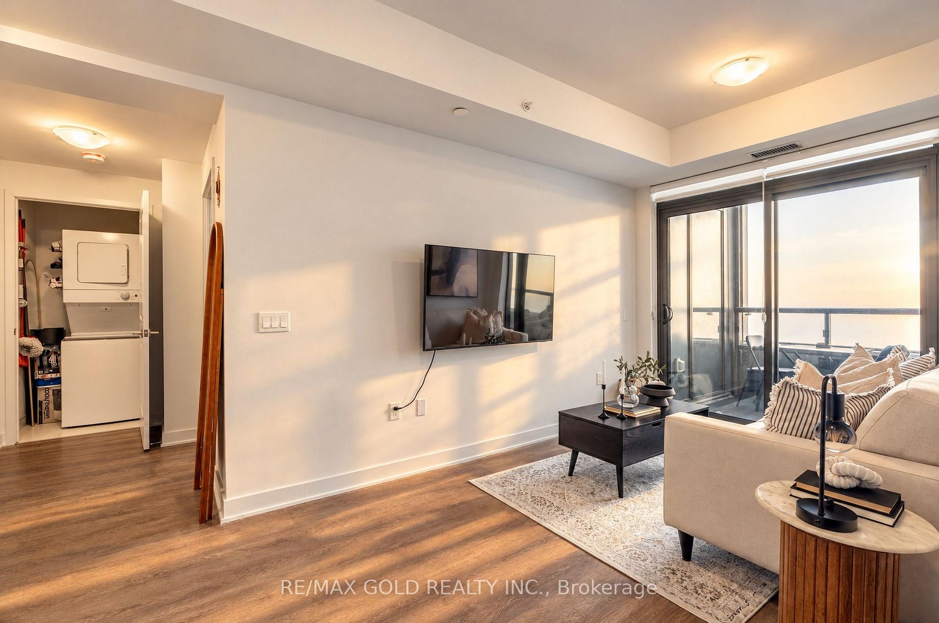 Photo 5 of Unit 2701, 2920 Hwy 7 W, Vaughan, Concord — HOMEH