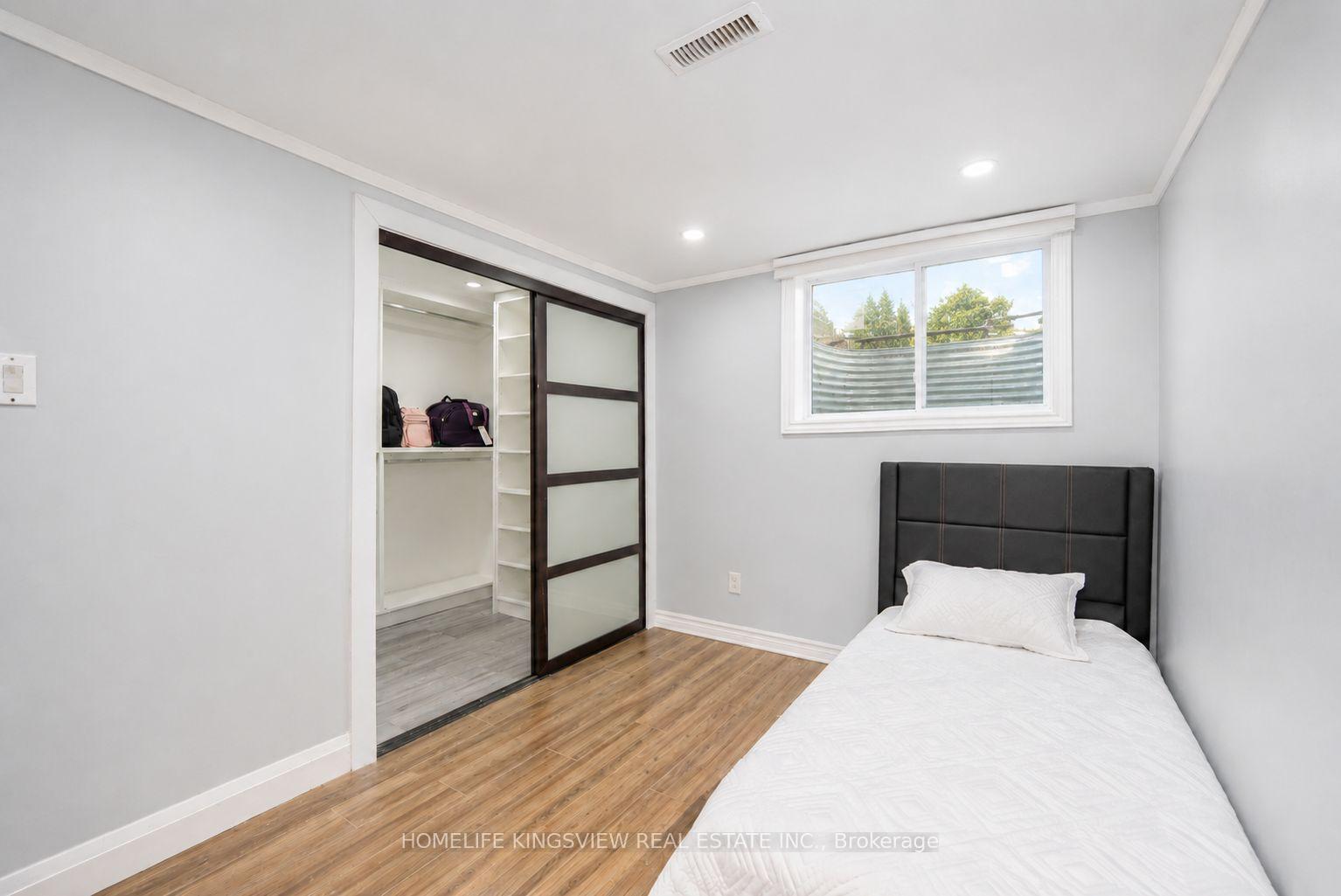 Photo 11 of 2147 Fifth Line W, Mississauga, Sheridan — HOMEH