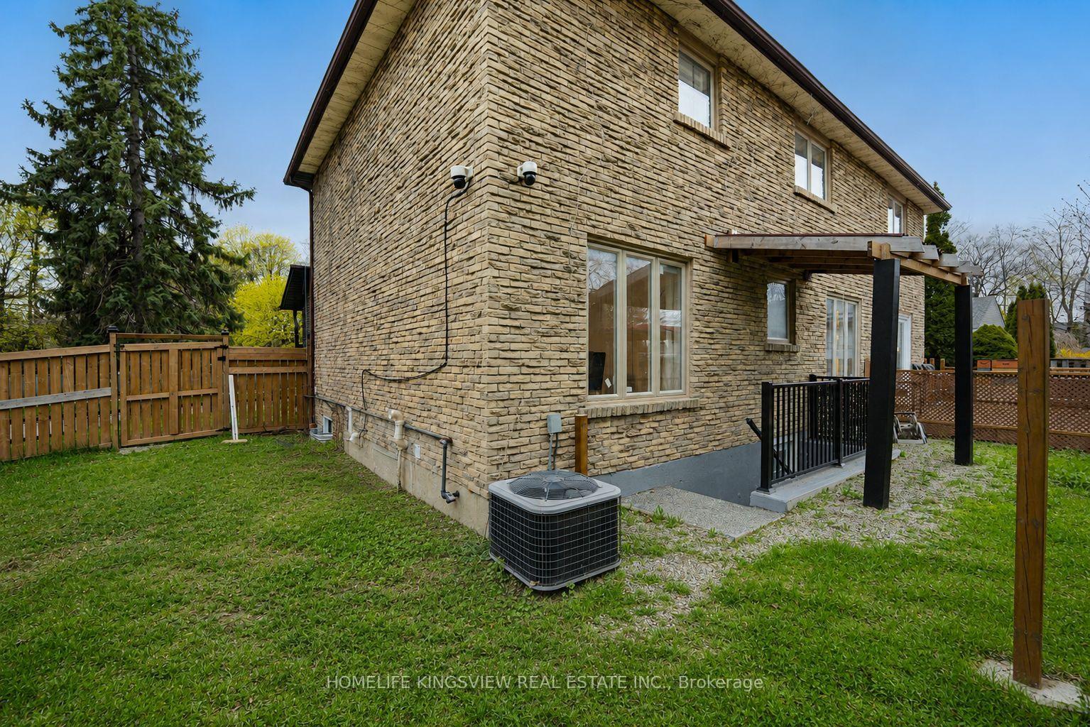 Photo 12 of 2147 Fifth Line W, Mississauga, Sheridan — HOMEH